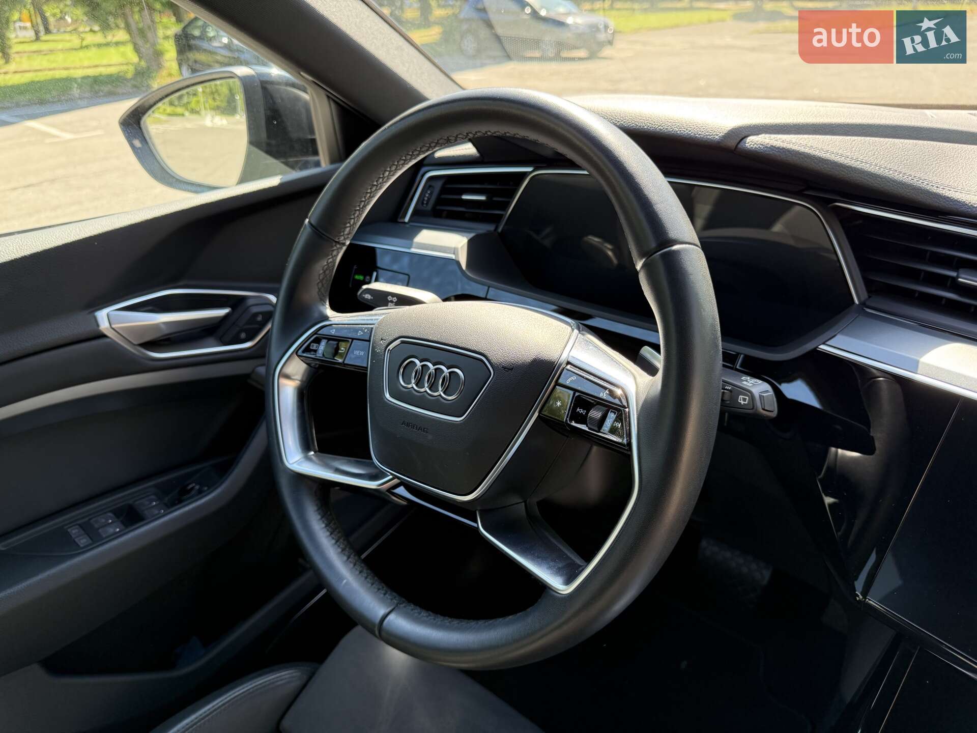 Audi e-tron 2021 VIN WAUZZZGE9NB015012 фото оголошення 31 з 42
