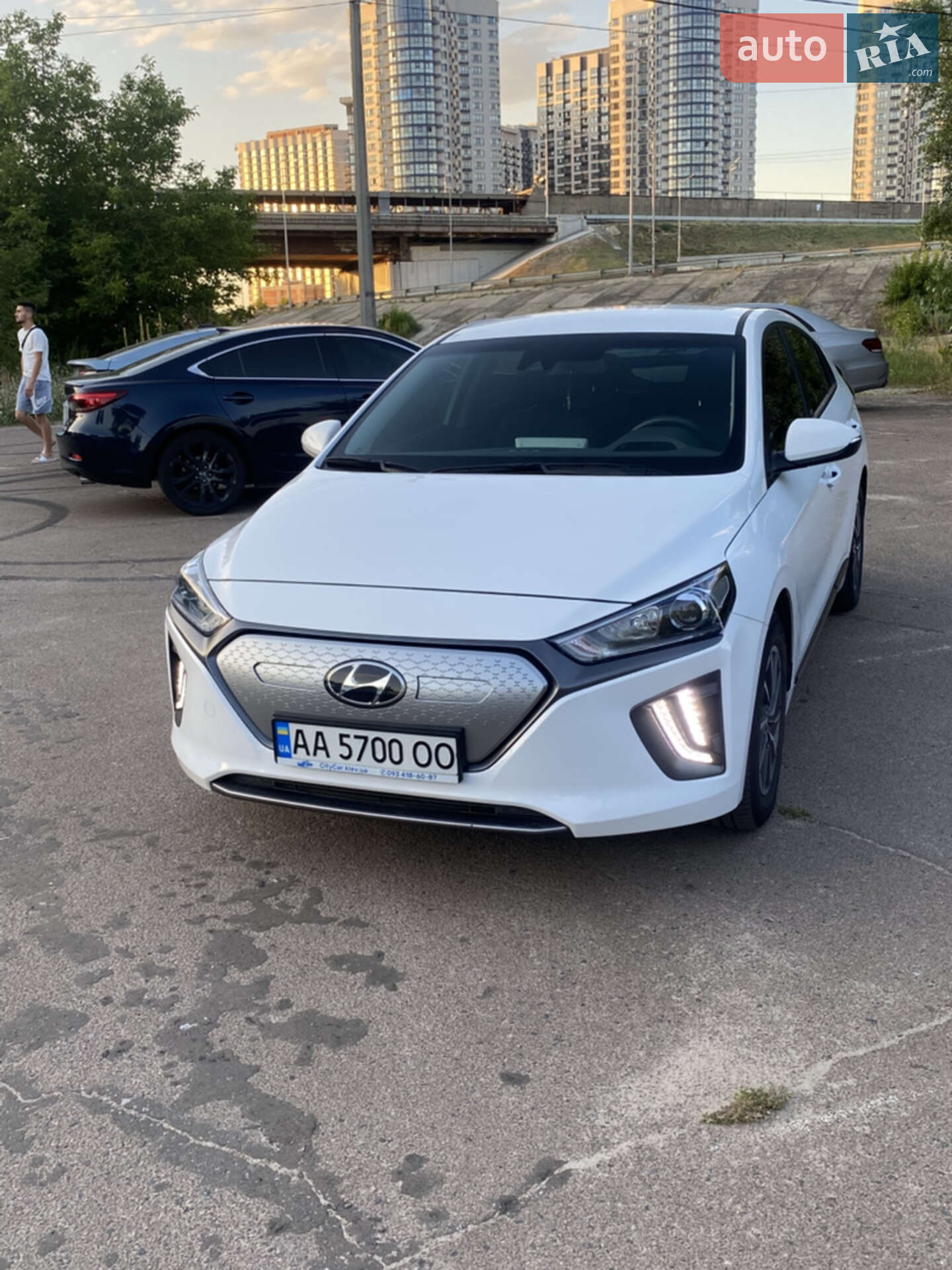Hyundai Ioniq 2021 VIN KMHC751JFMU080275 фото оголошення 2 з 49