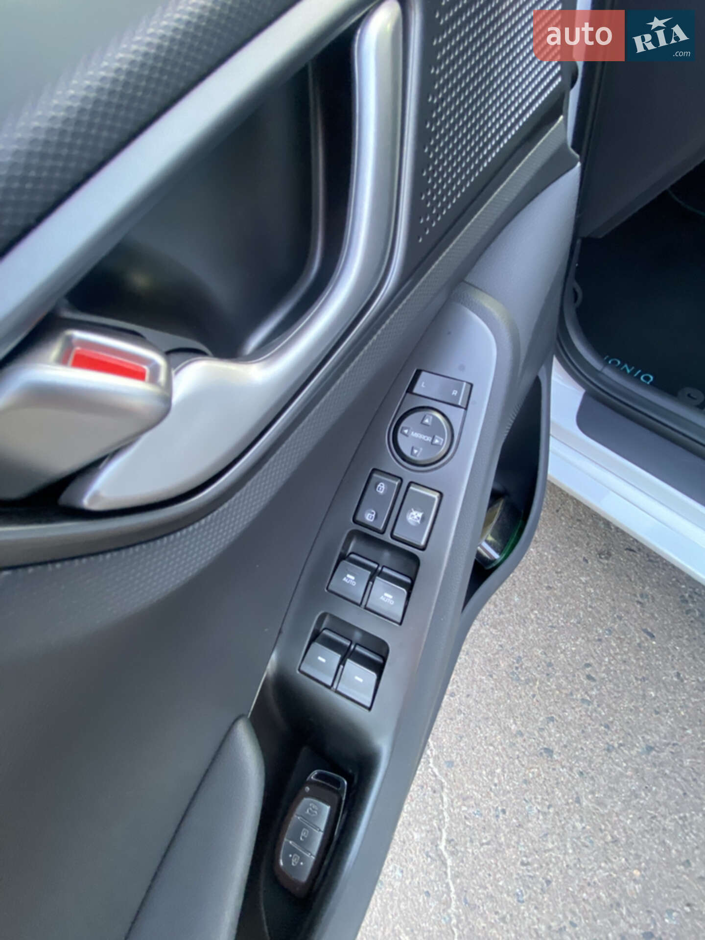 Hyundai Ioniq 2021 VIN KMHC751JFMU080275 фото оголошення 29 з 49