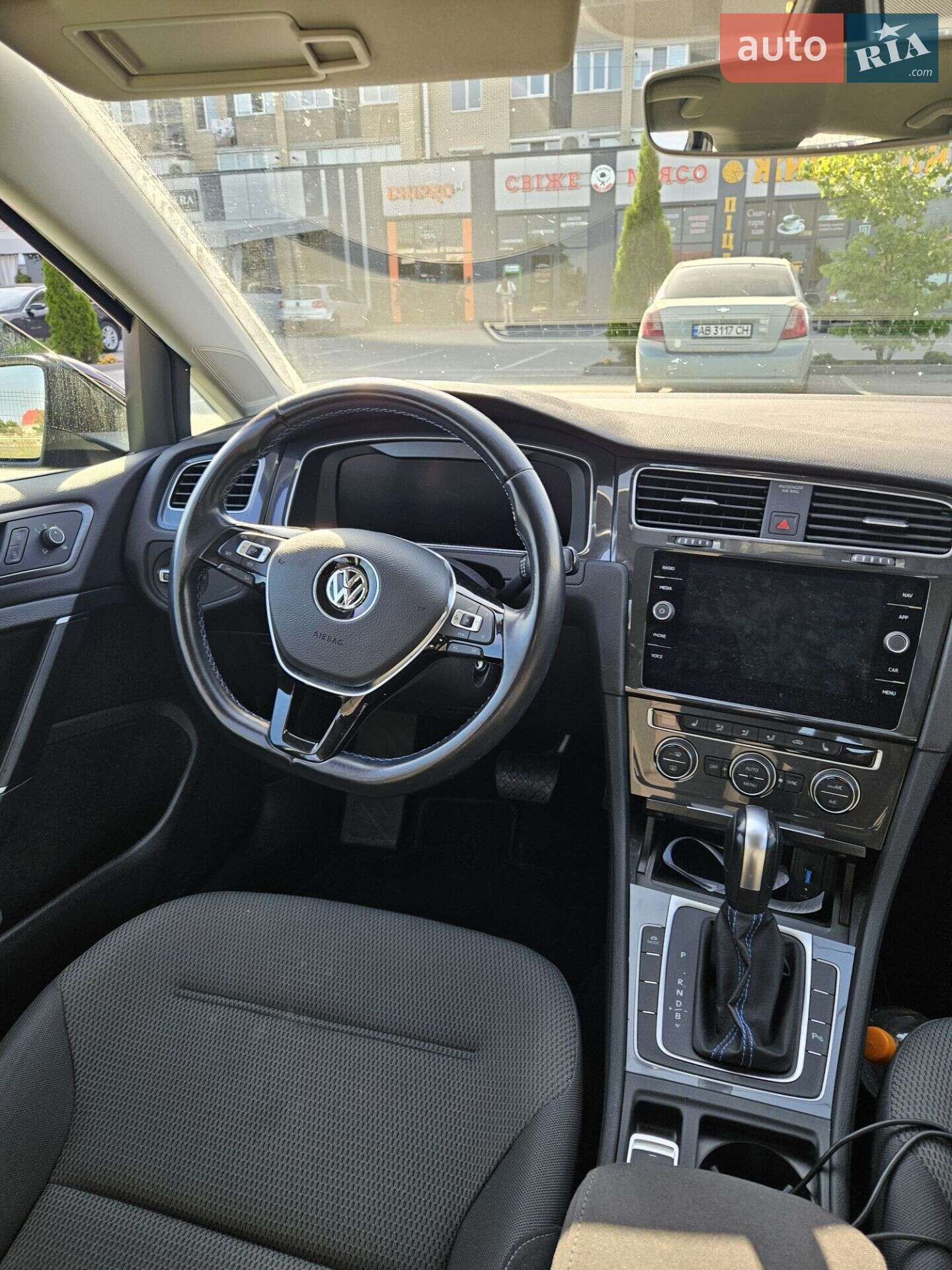 Volkswagen Golf 2019 VIN WVWZZZAUZL8900036 фото оголошення 29 з 30