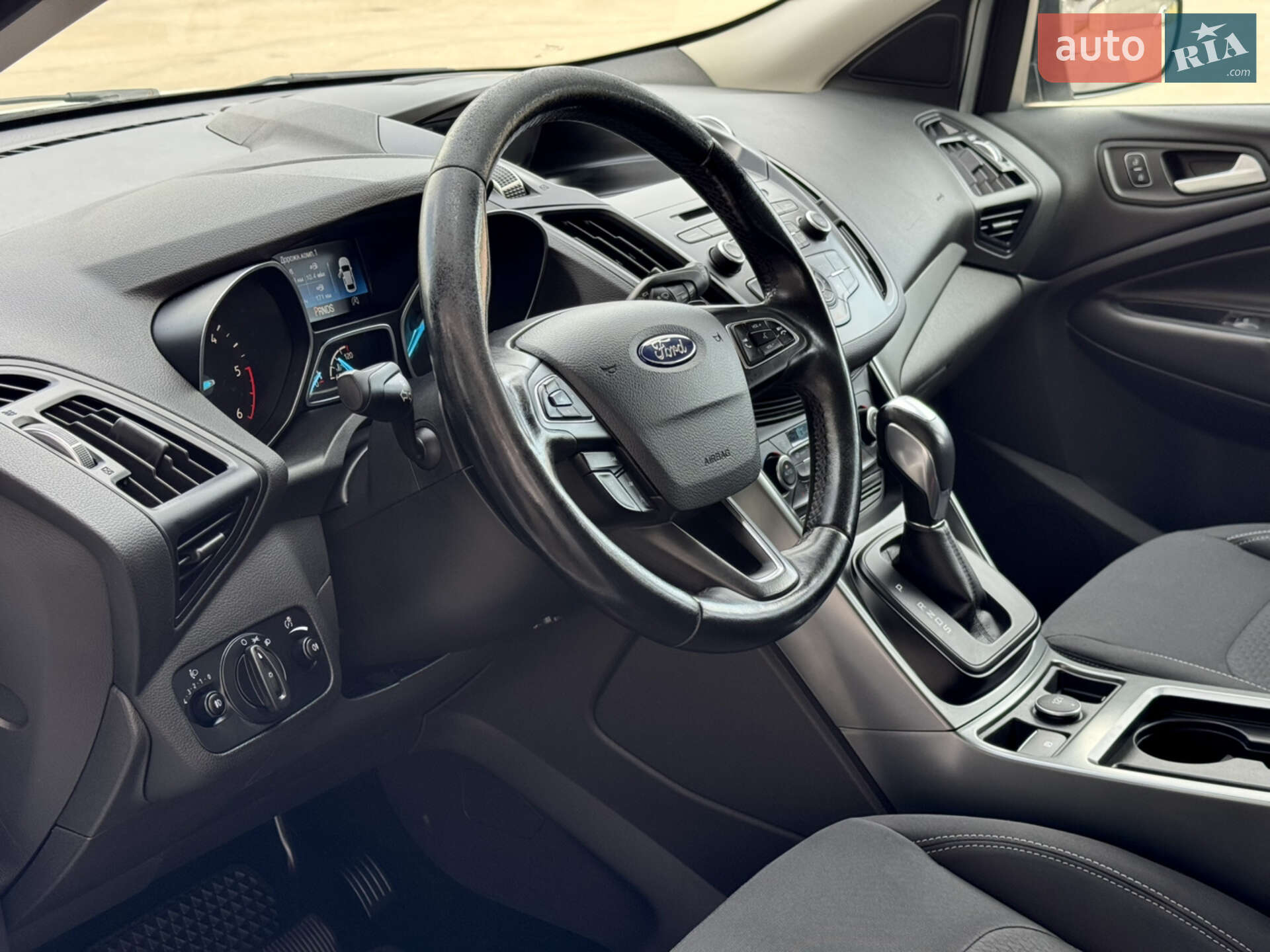 Ford Kuga 2017 VIN WF0AXXWPMAHC79140 фото оголошення 30 з 63