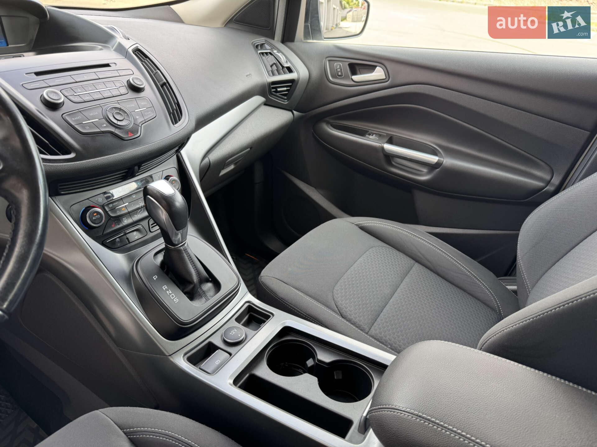 Ford Kuga 2017 VIN WF0AXXWPMAHC79140 фото оголошення 32 з 63