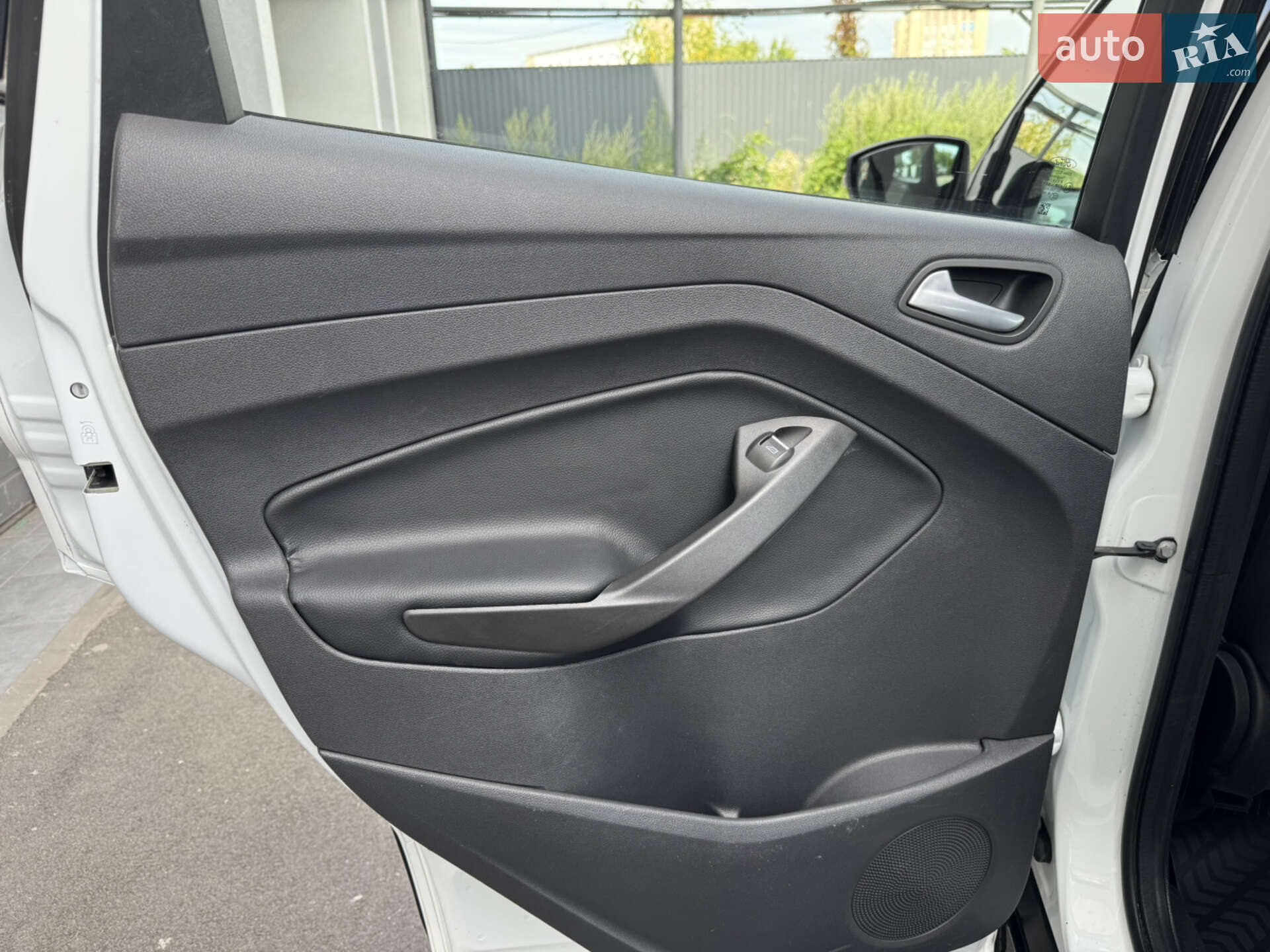 Ford Kuga 2017 VIN WF0AXXWPMAHC79140 фото оголошення 46 з 63