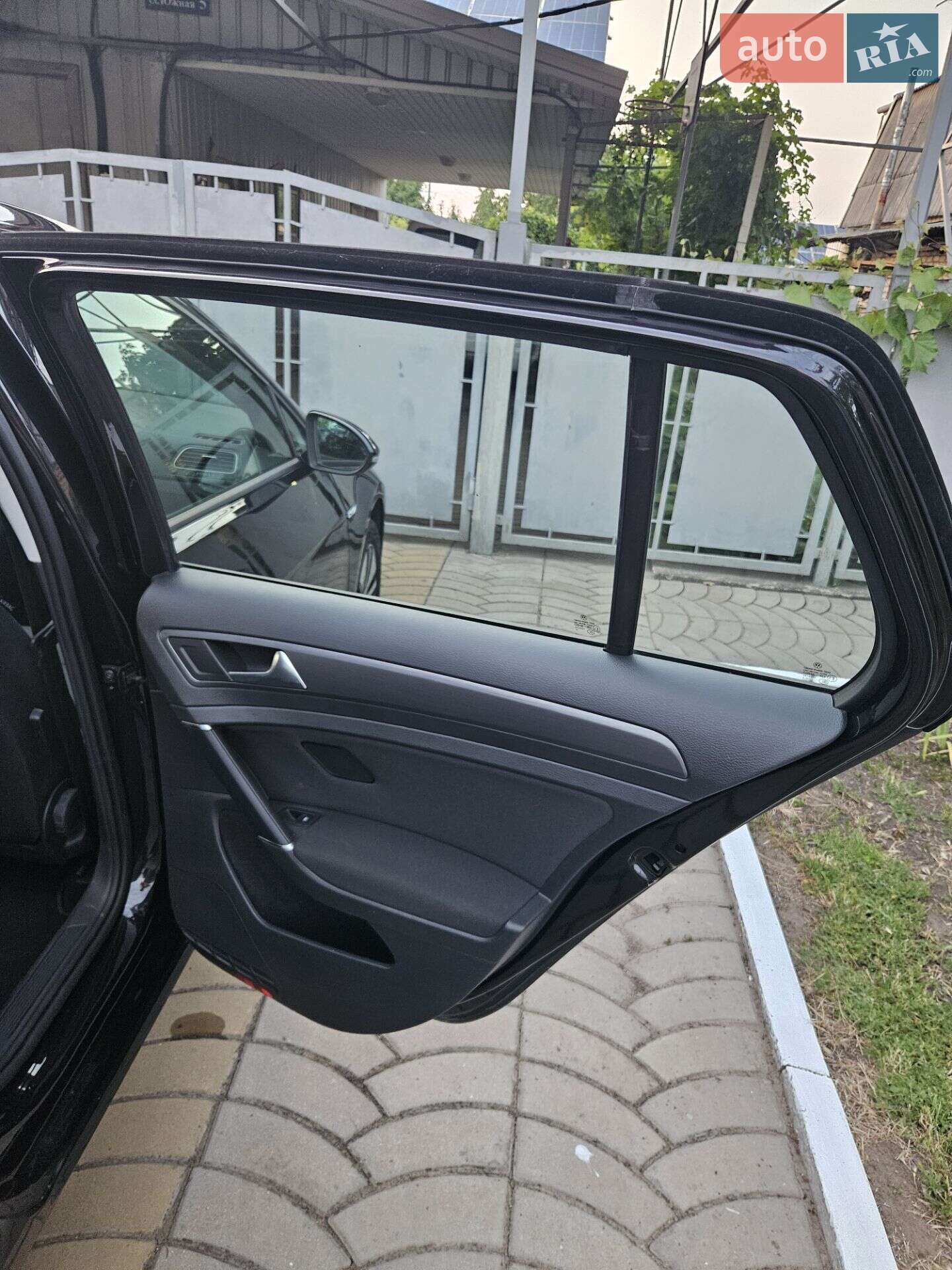 Volkswagen Golf 2019 VIN WVWZZZAUZL8900036 фото оголошення 2 з 11