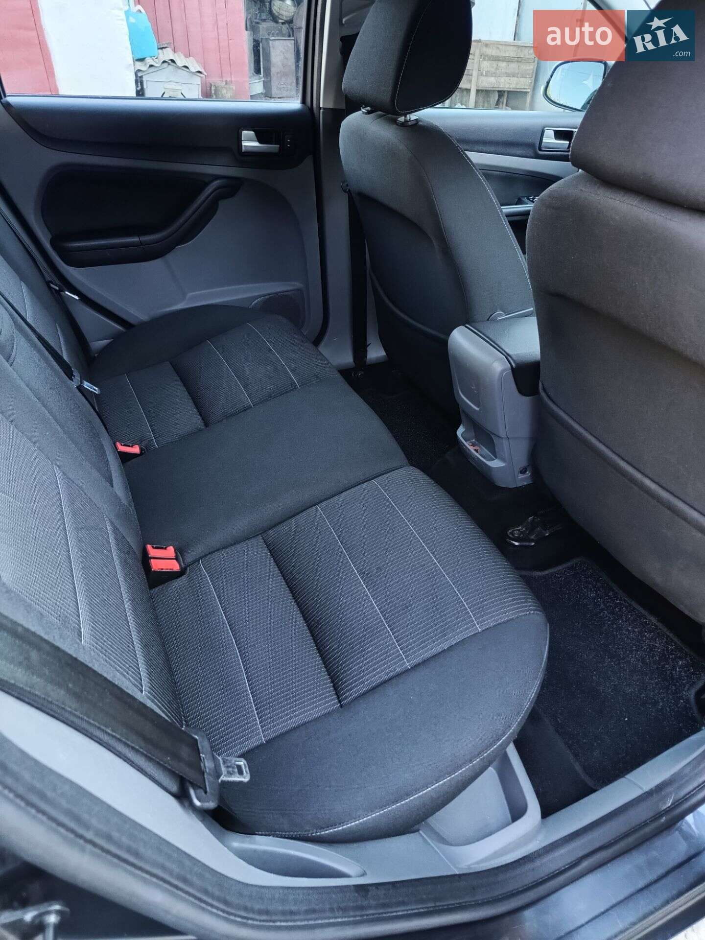 Ford Focus 2010 VIN WF0SXXGCDSAT38101 фото оголошення 2 з 11