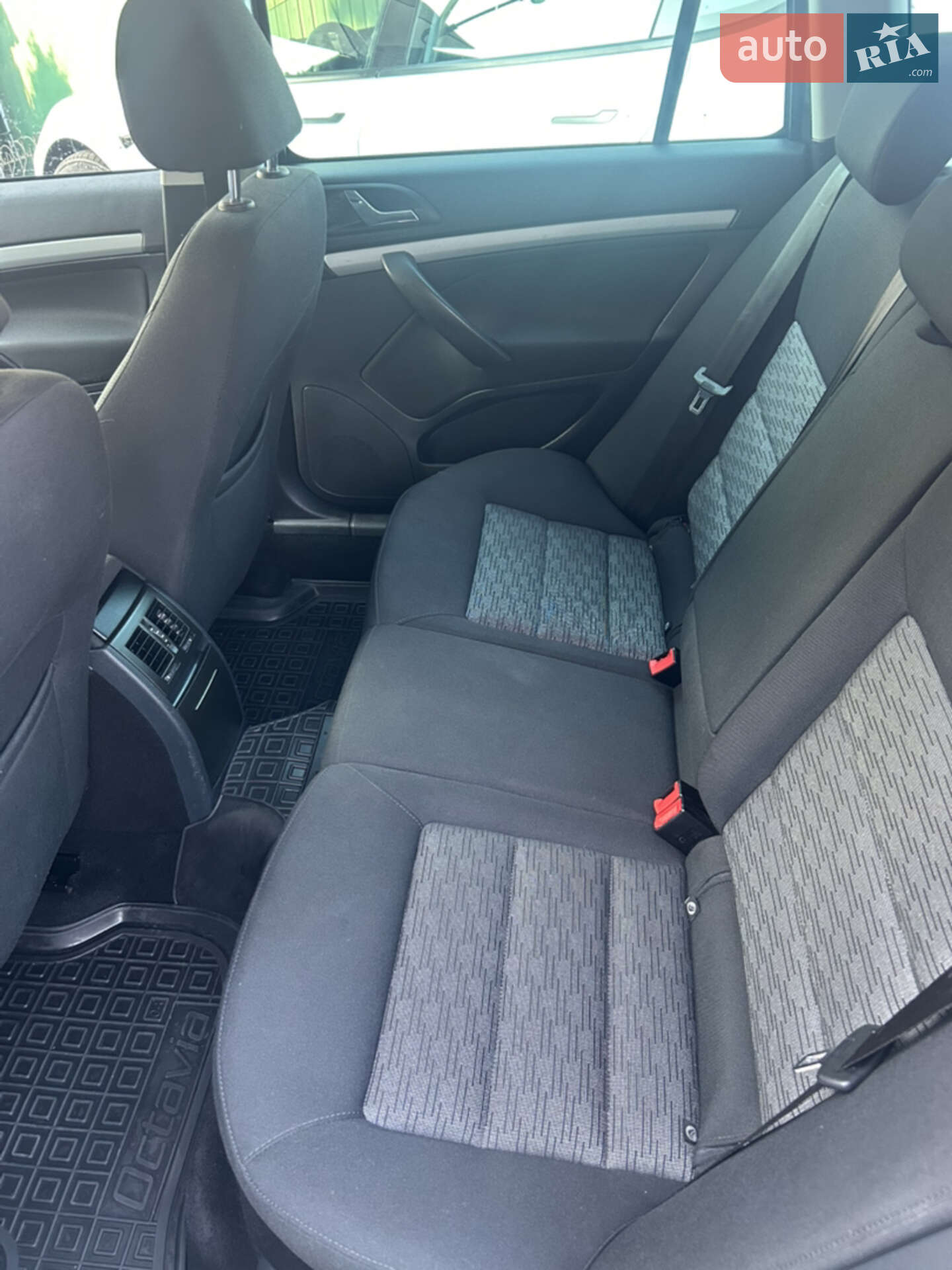 Skoda Octavia 2012 VIN TMBKK61Z2C2176866 фото оголошення 20 з 30