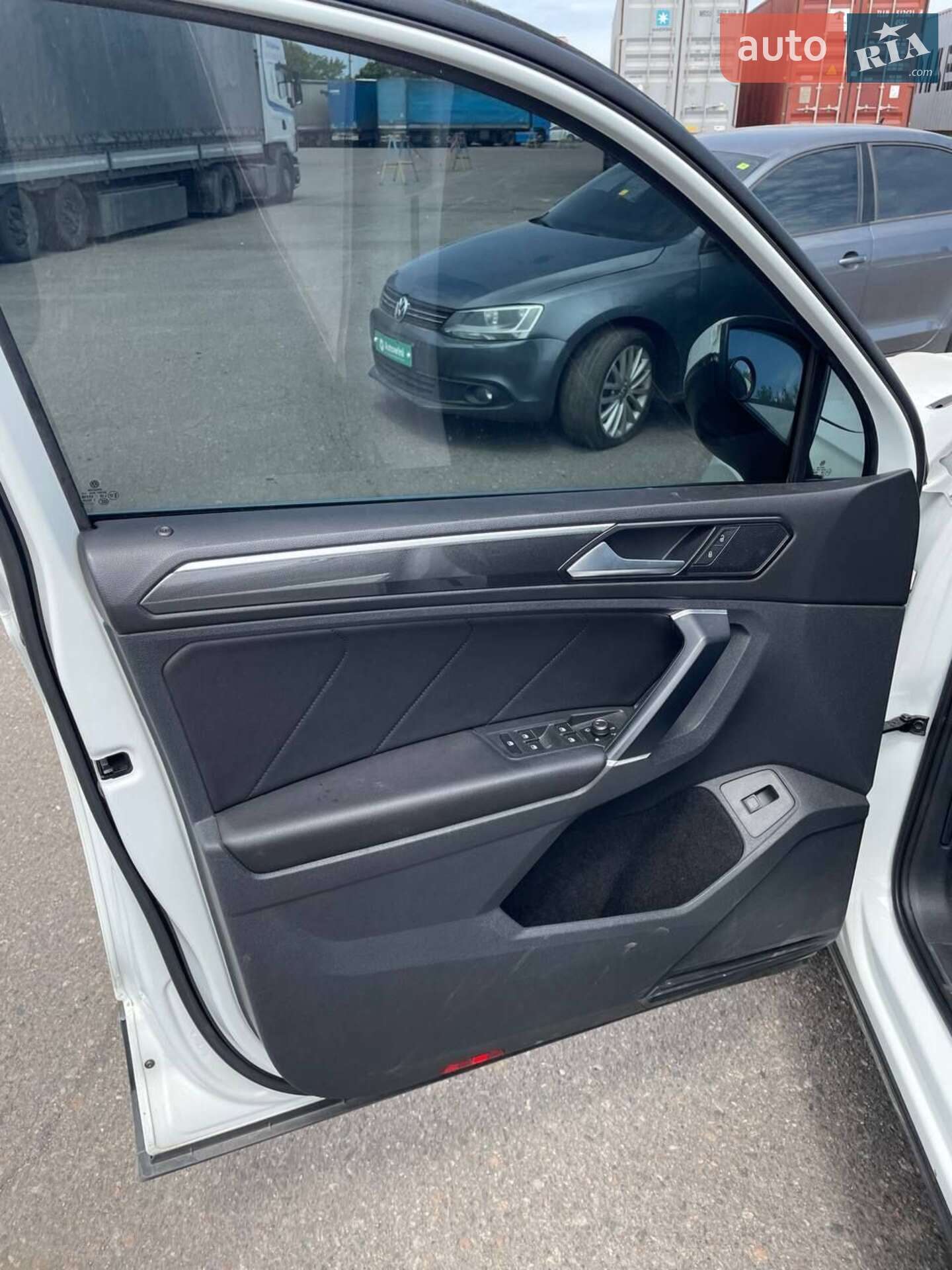 Volkswagen Tiguan 2018 VIN WVGZZZ5NZJW930725 фото оголошення 18 з 25