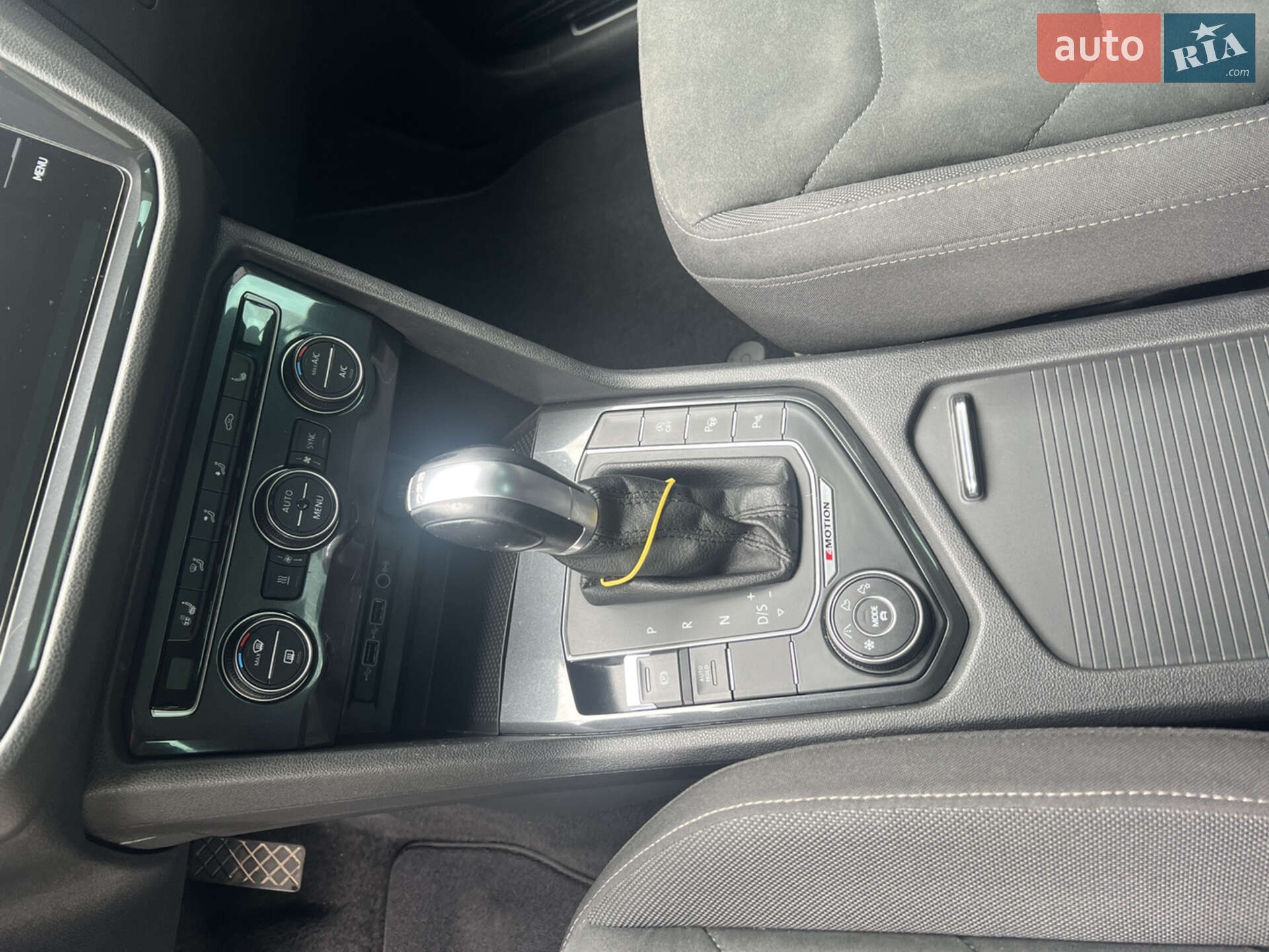 Volkswagen Tiguan 2019 VIN WVGZZZ5NZKW973418 фото оголошення 13 з 30