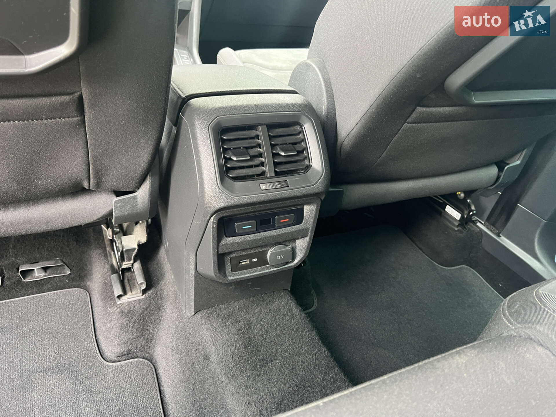 Volkswagen Tiguan 2019 VIN WVGZZZ5NZKW973418 фото оголошення 18 з 30