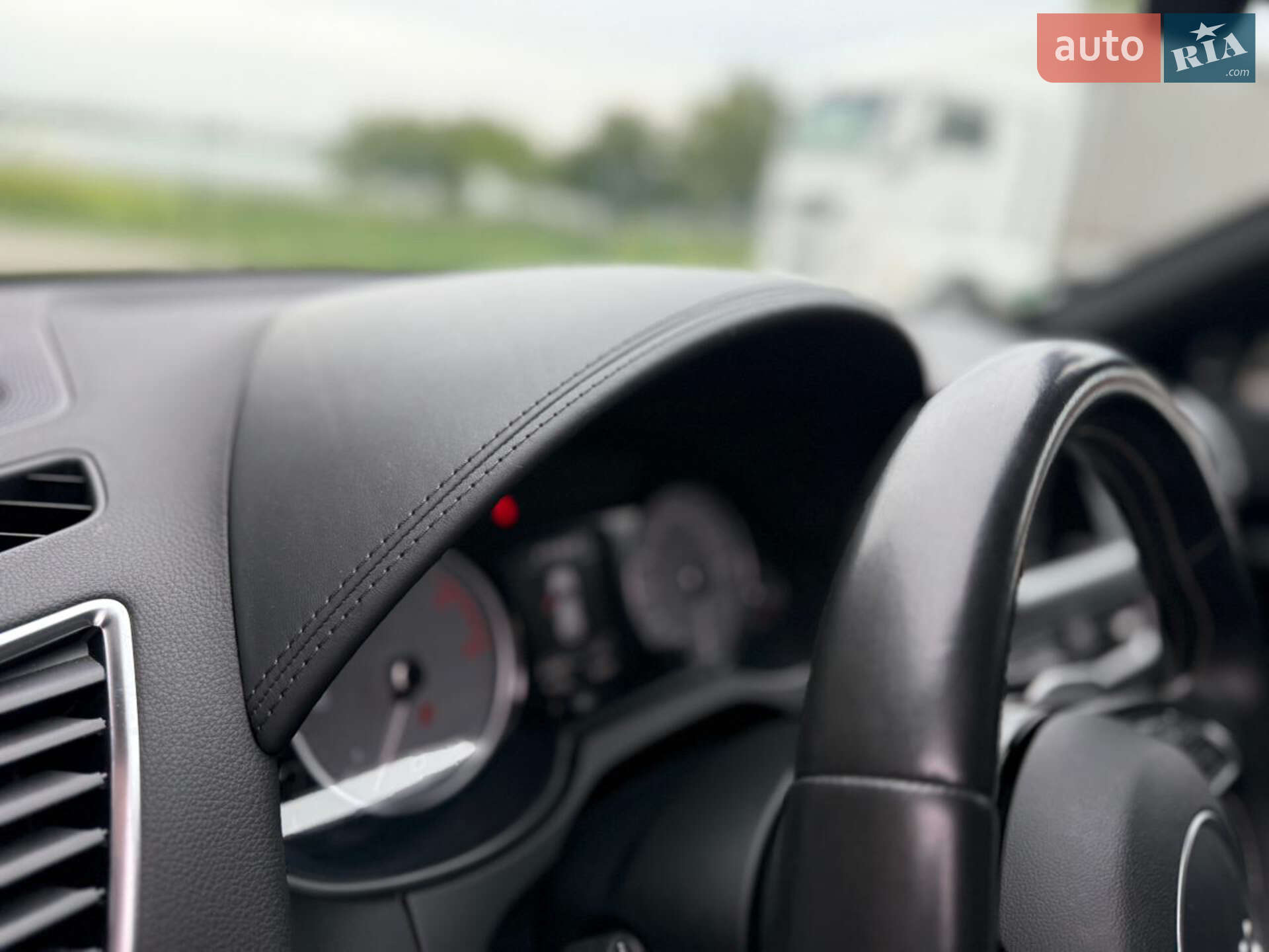 Audi SQ5 2015 VIN WAUZZZ8R0GA041251 фото оголошення 17 з 39