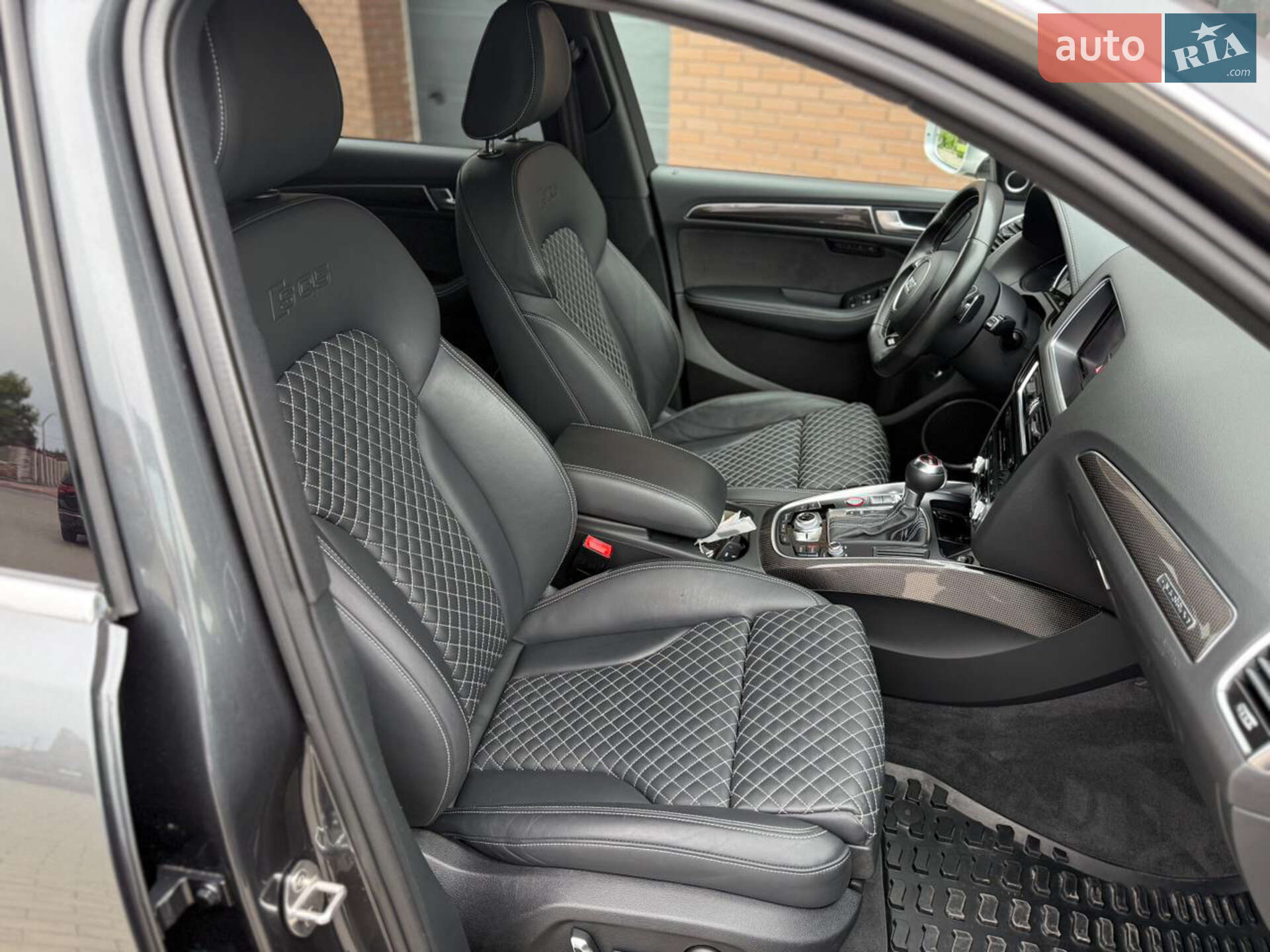 Audi SQ5 2015 VIN WAUZZZ8R0GA041251 фото оголошення 21 з 39