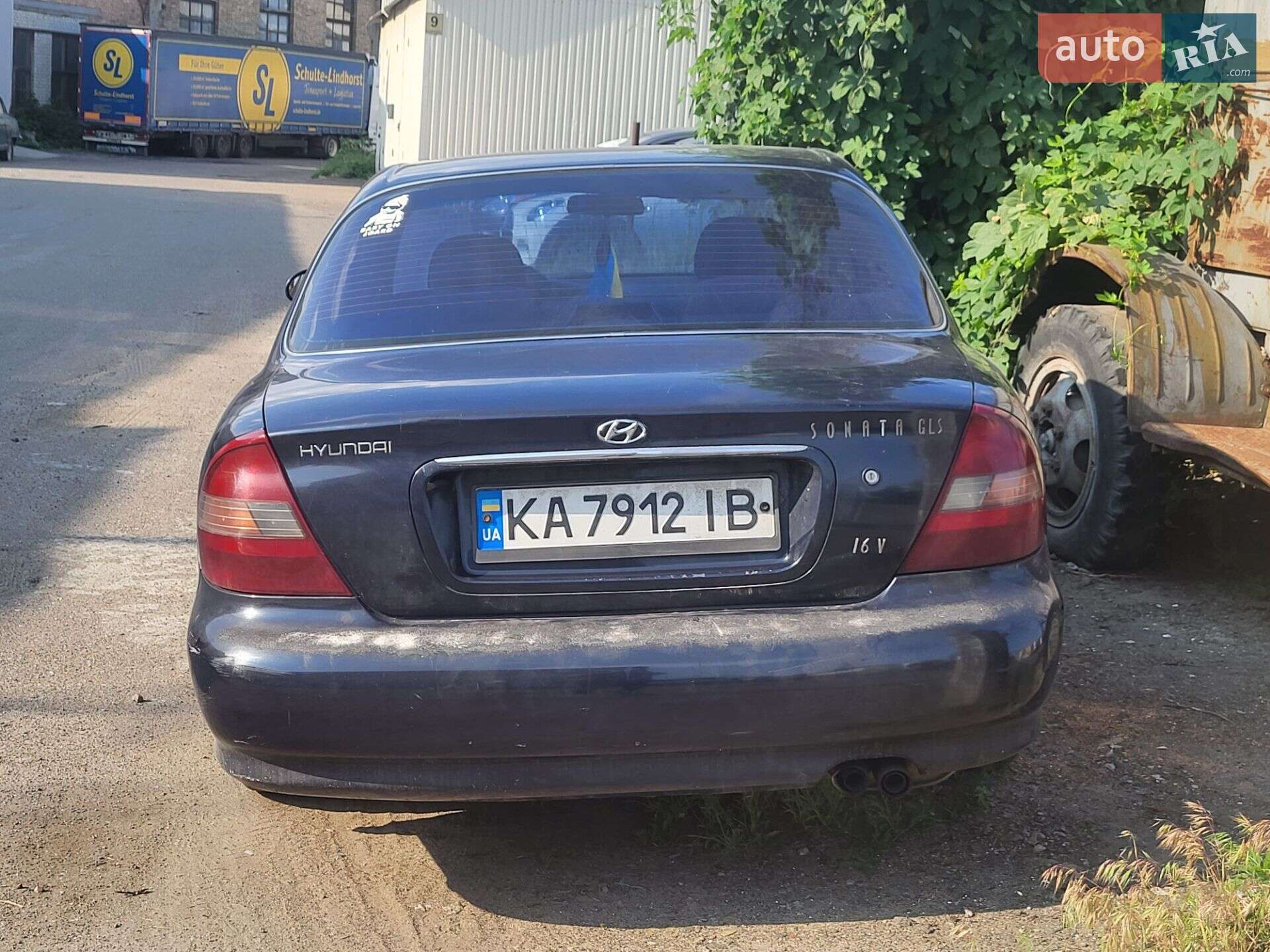 Hyundai Sonata 1998 VIN KMHCF31FPWU920396 фото оголошення 2 з 8