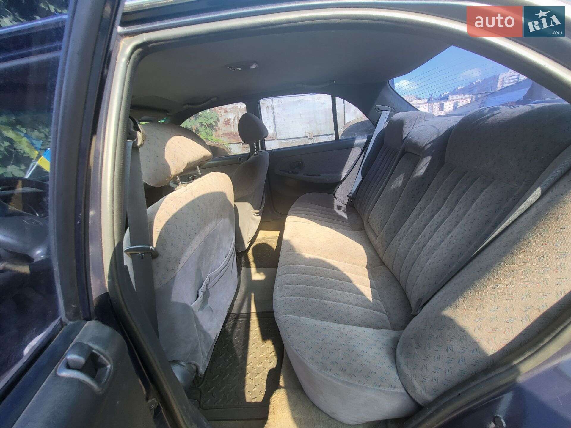 Hyundai Sonata 1998 VIN KMHCF31FPWU920396 фото оголошення 6 з 8