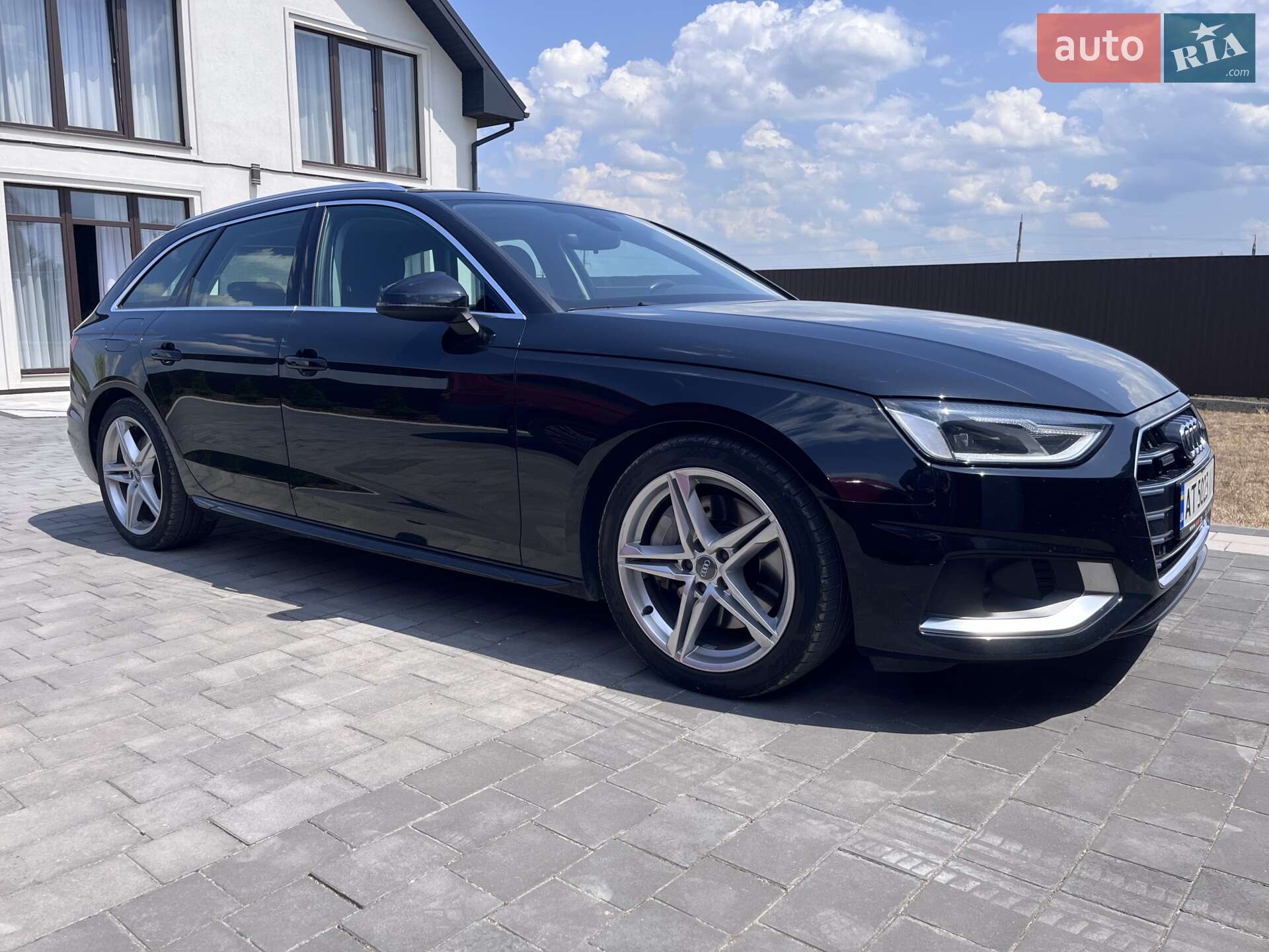 Audi A4 2019 VIN WAUZZZF42LA010990 фото оголошення 5 з 70