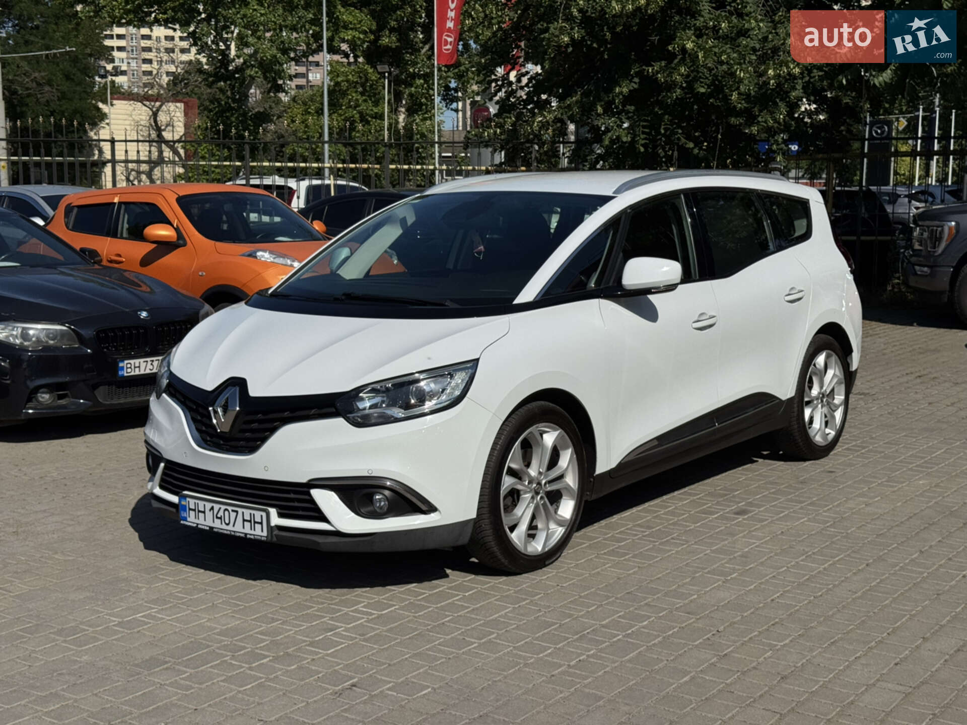 Renault Grand Scenic 2017 VIN VF1RFA00X59641301 фото оголошення 3 з 27