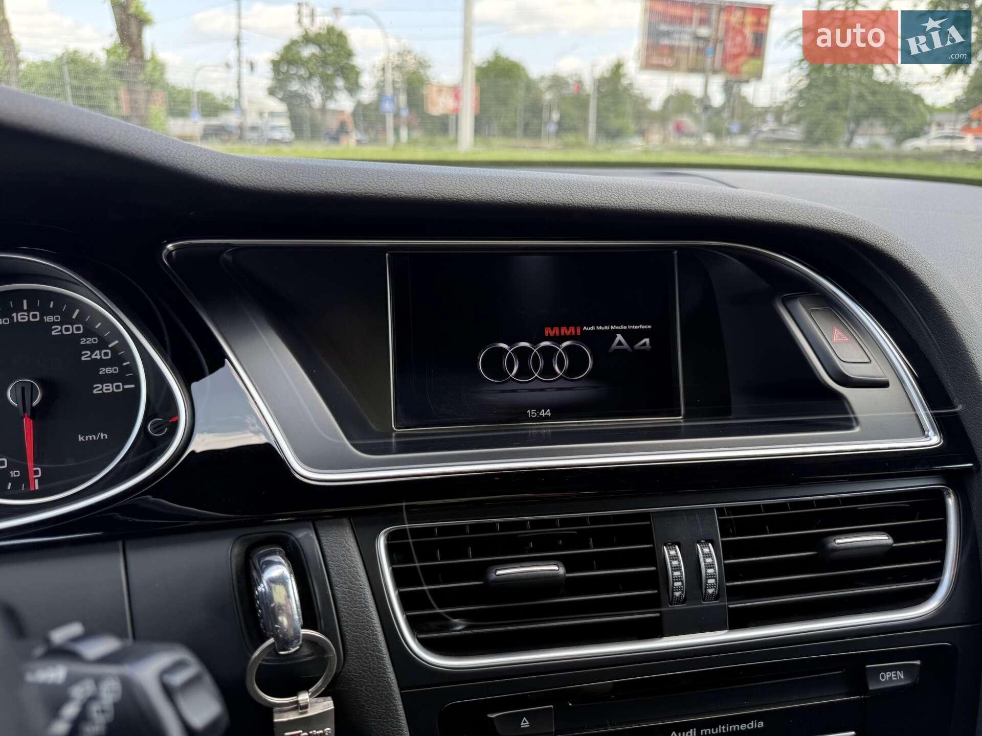 Audi A4 2015 VIN WAUZZZ8K7FA137864 фото оголошення 23 з 37