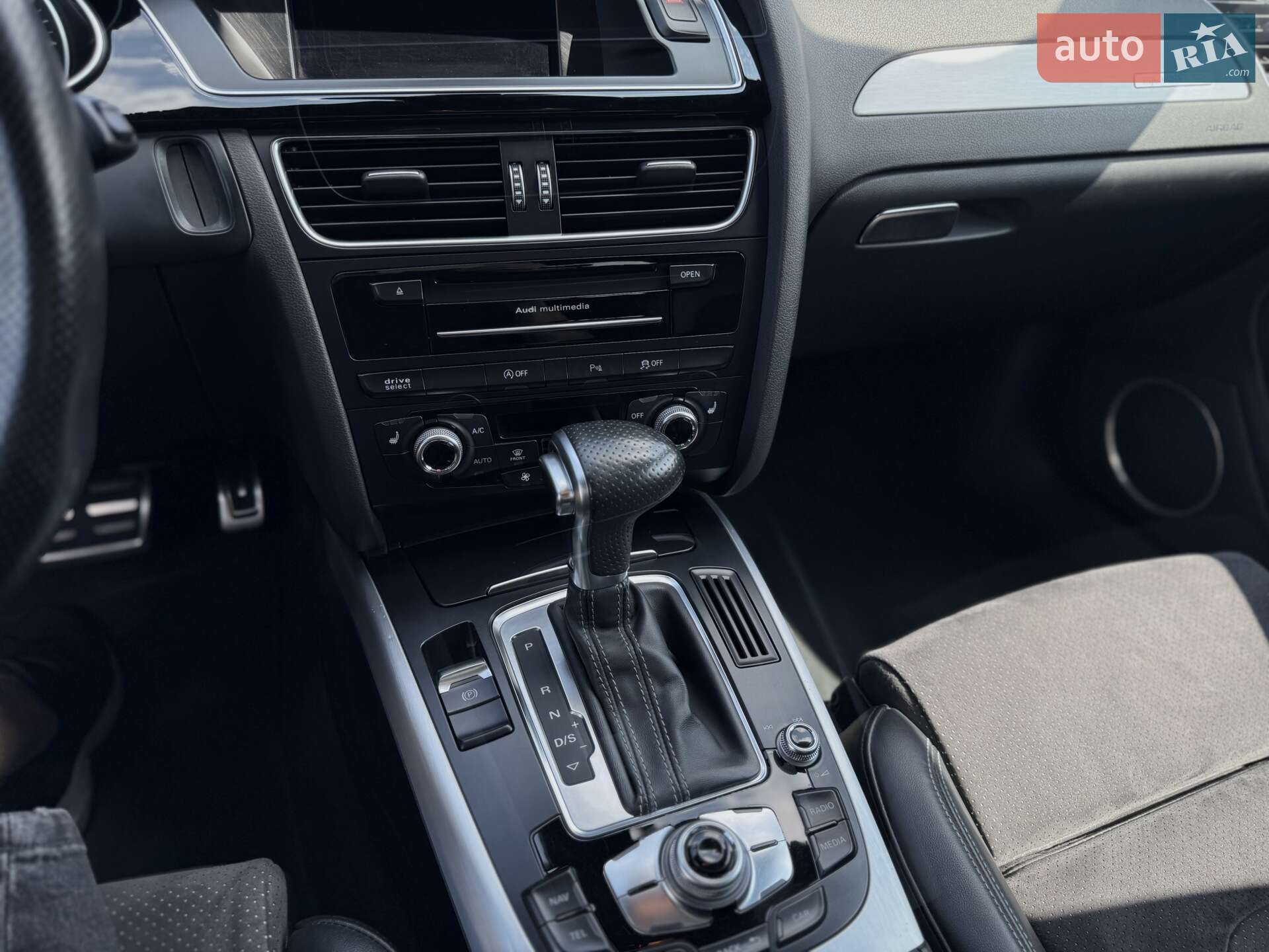 Audi A4 2015 VIN WAUZZZ8K7FA137864 фото оголошення 25 з 37