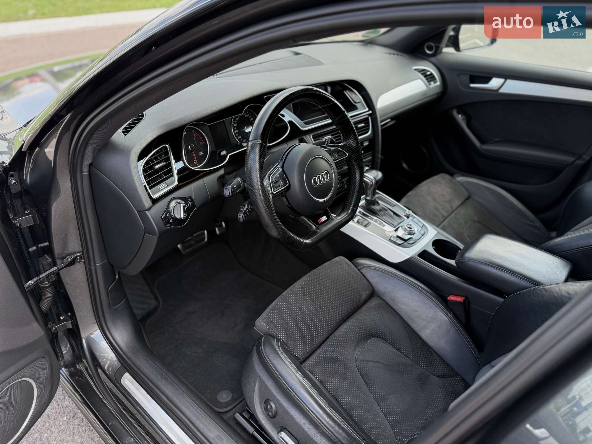 Audi A4 2015 VIN WAUZZZ8K7FA137864 фото оголошення 16 з 37