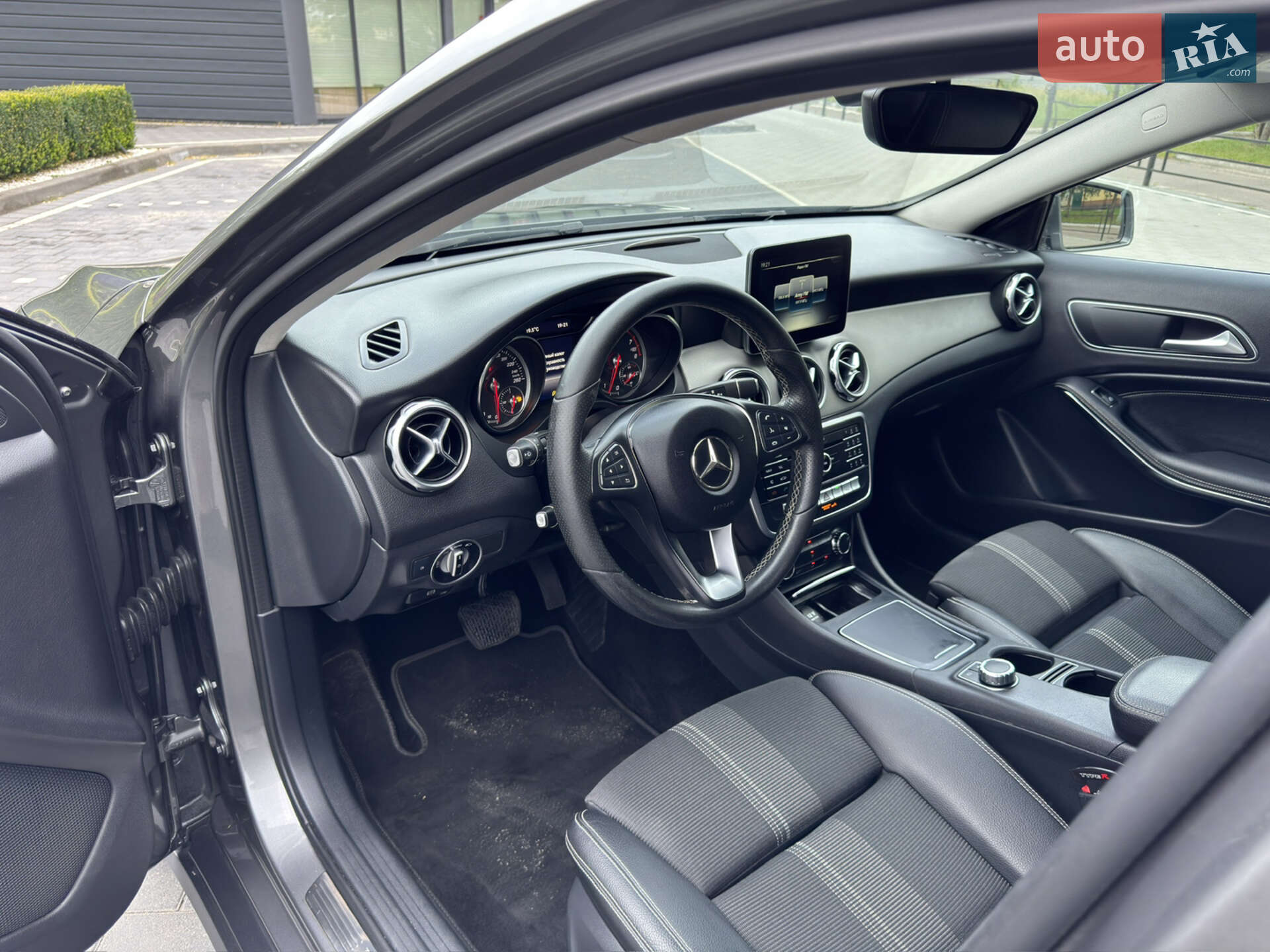Mercedes-Benz GLA-Class 2017 VIN WDC1569431J400331 фото оголошення 28 з 47
