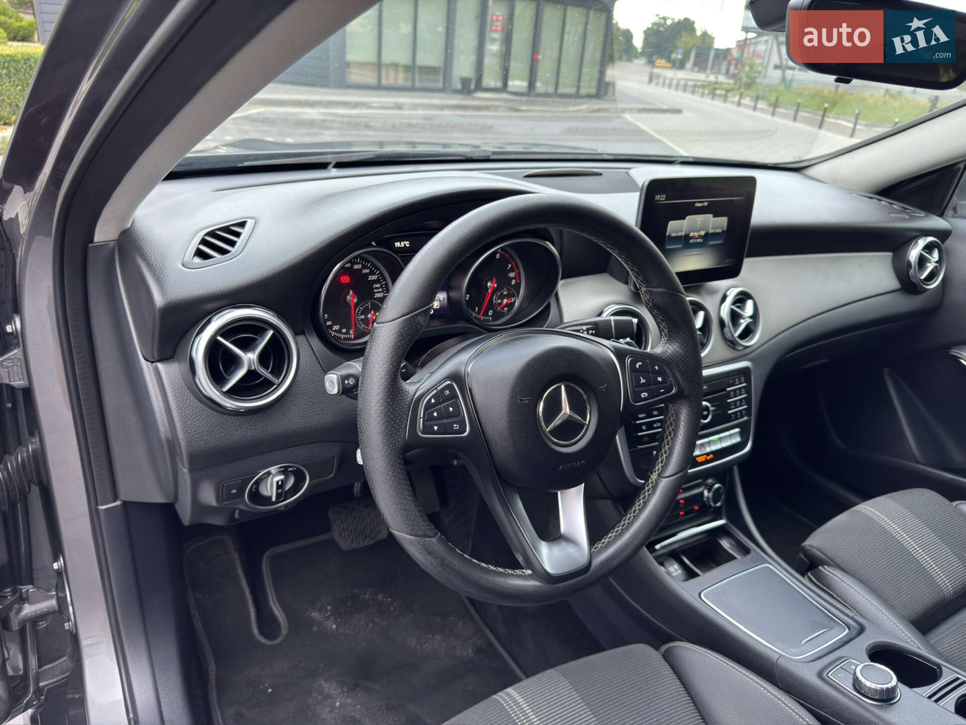 Mercedes-Benz GLA-Class 2017 VIN WDC1569431J400331 фото оголошення 29 з 47