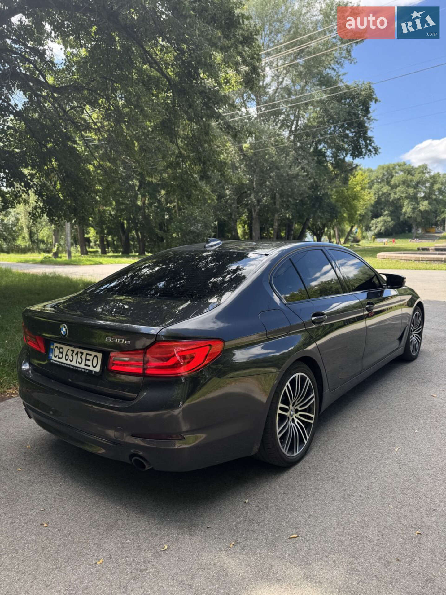 BMW 5 Series 2018 VIN WBAJB1C54JB085326 фото оголошення 2 з 14