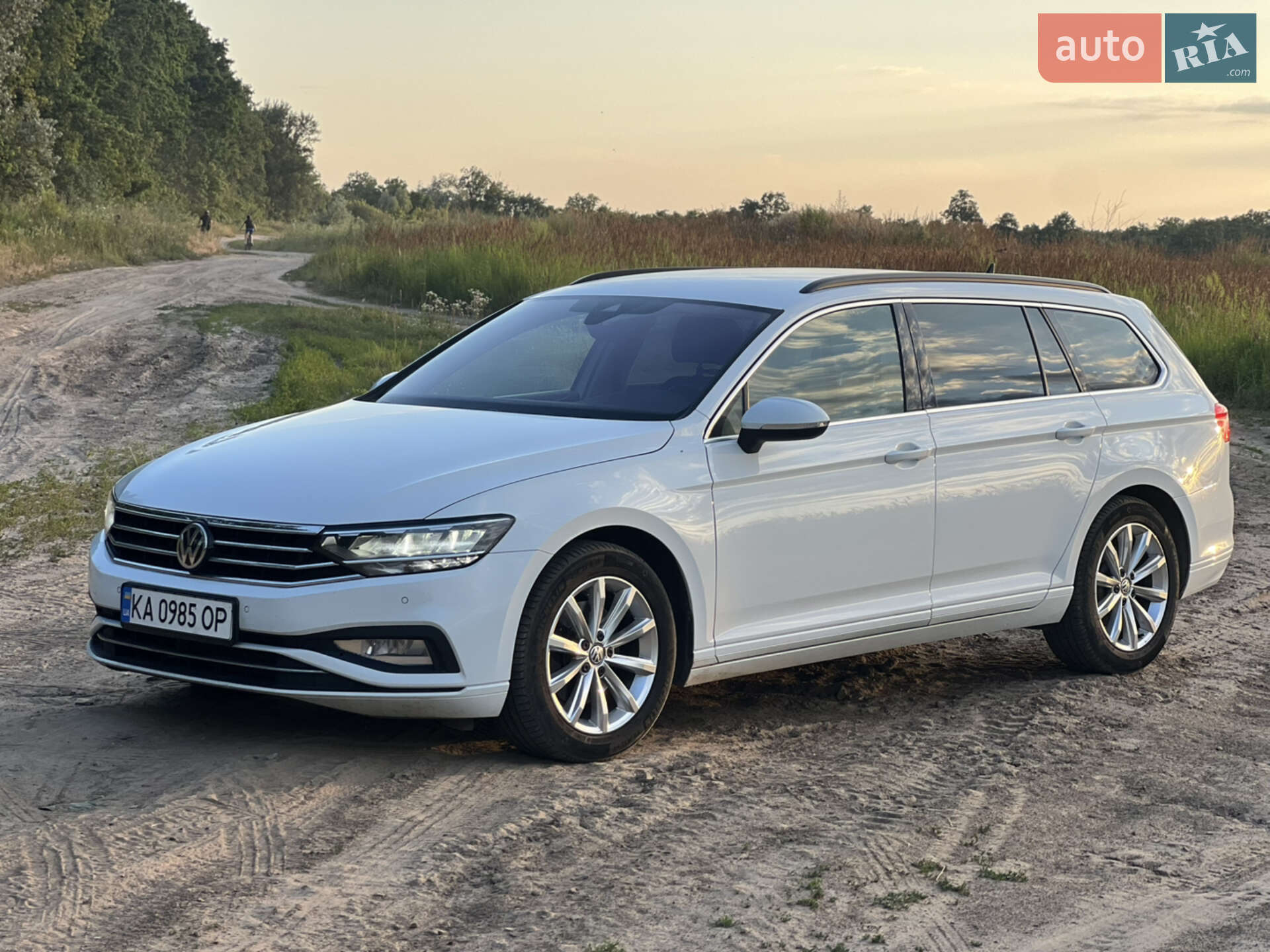 Volkswagen Passat 2019 VIN WVWZZZ3CZLE011923 фото оголошення 3 з 48