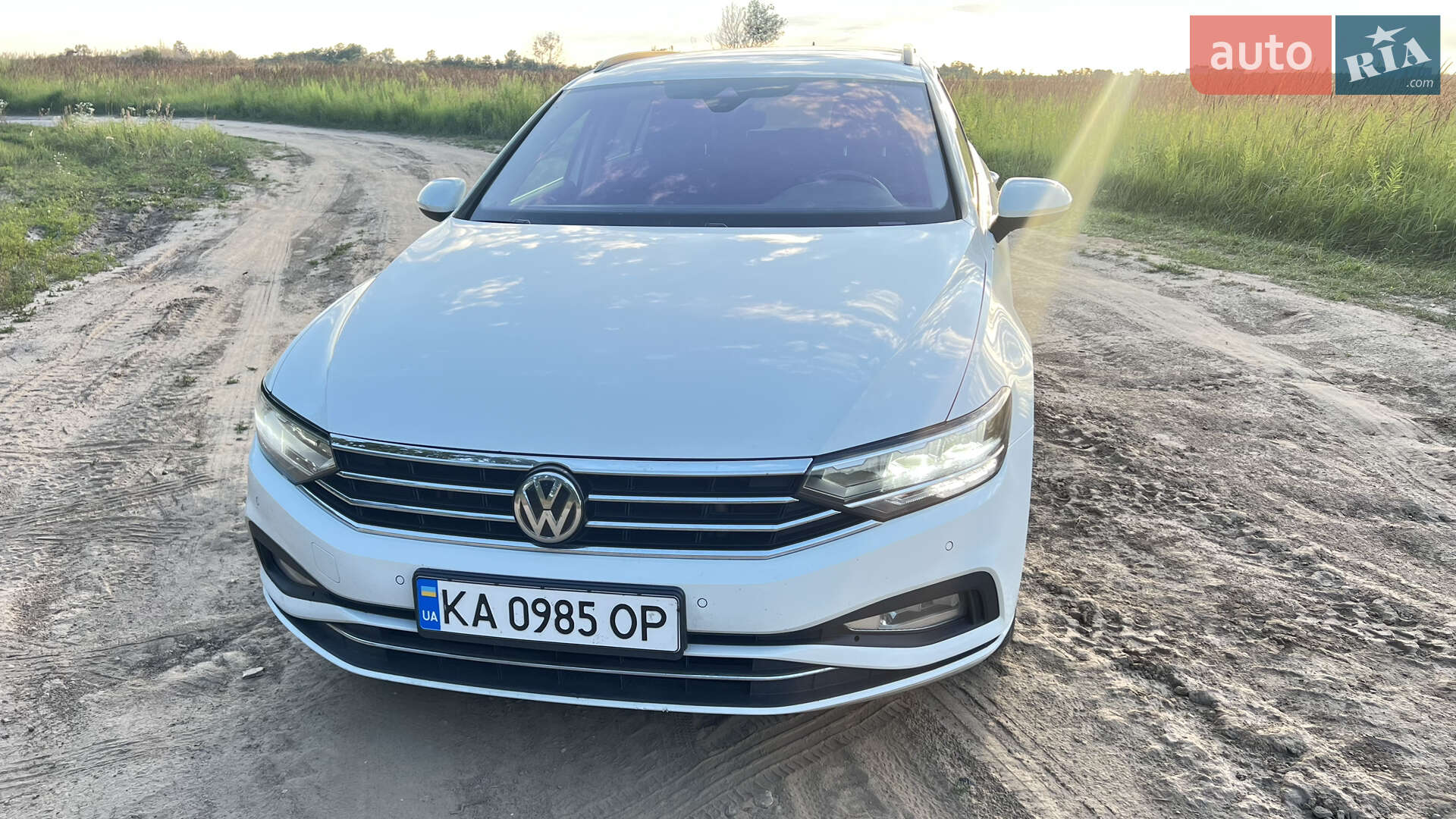Volkswagen Passat 2019 VIN WVWZZZ3CZLE011923 фото оголошення 4 з 48