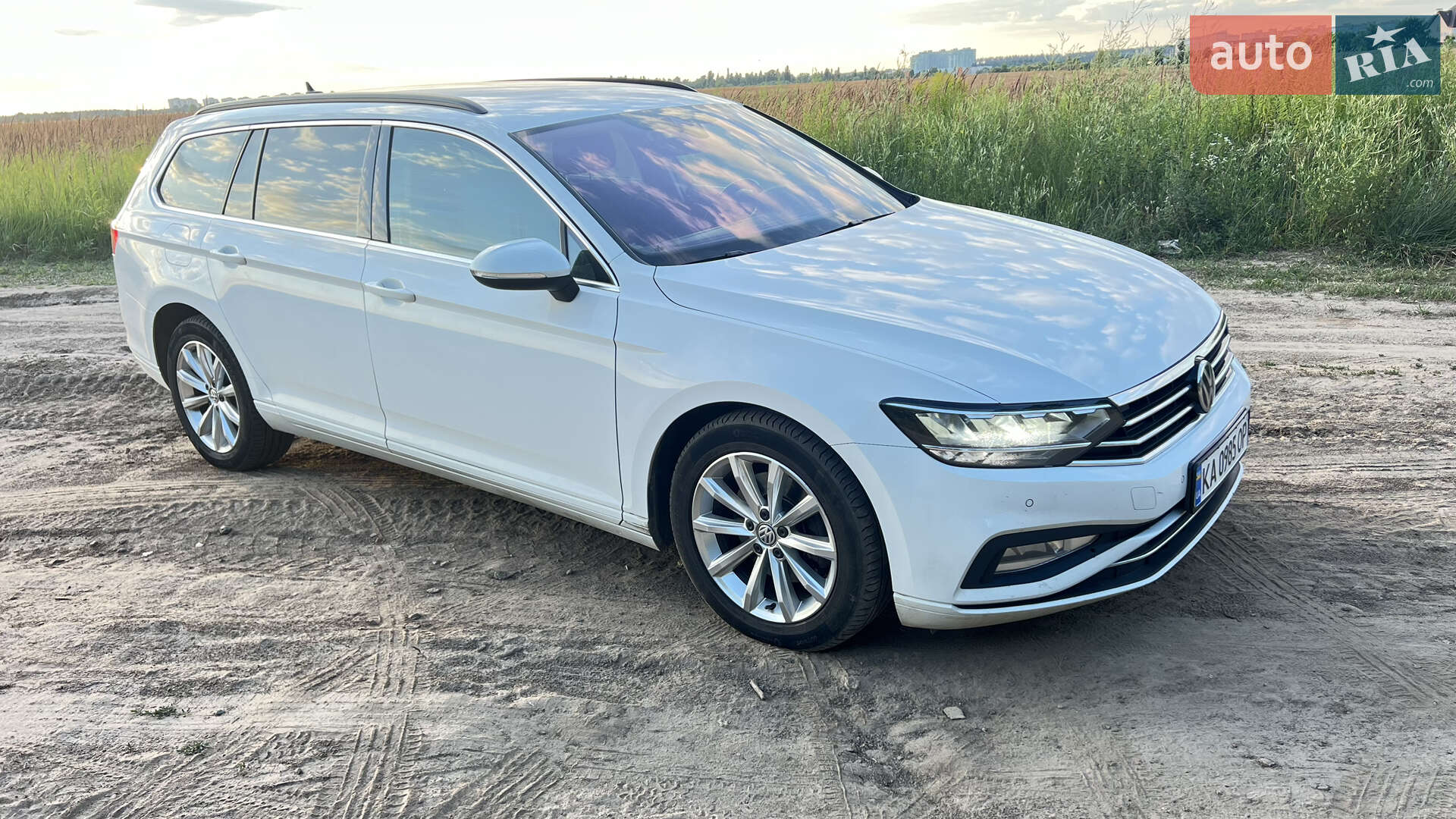 Volkswagen Passat 2019 VIN WVWZZZ3CZLE011923 фото оголошення 5 з 48