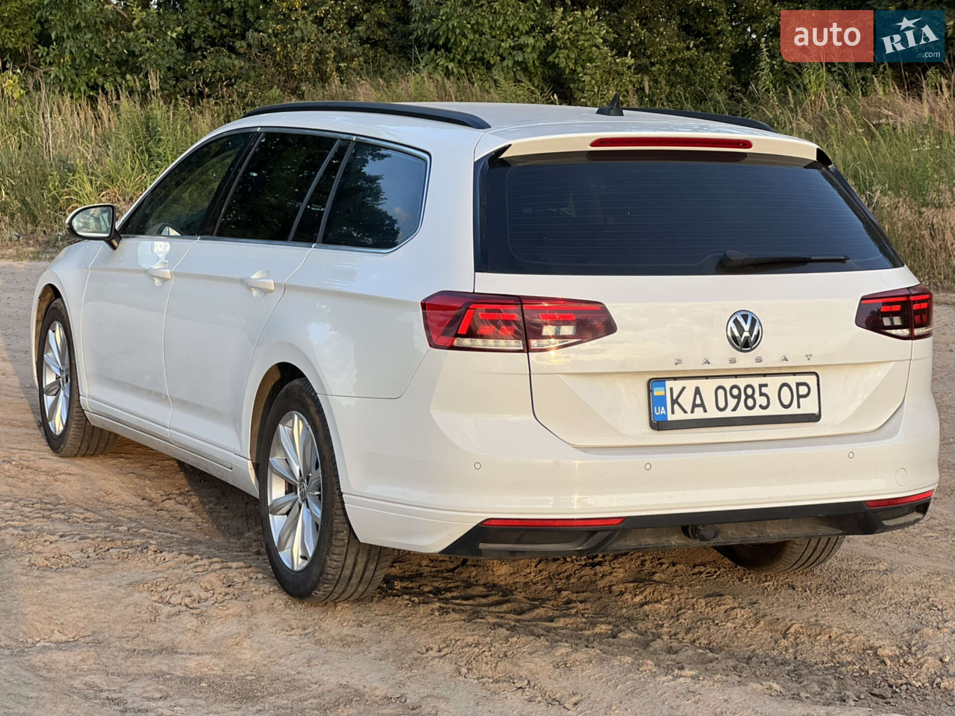Volkswagen Passat 2019 VIN WVWZZZ3CZLE011923 фото оголошення 8 з 48