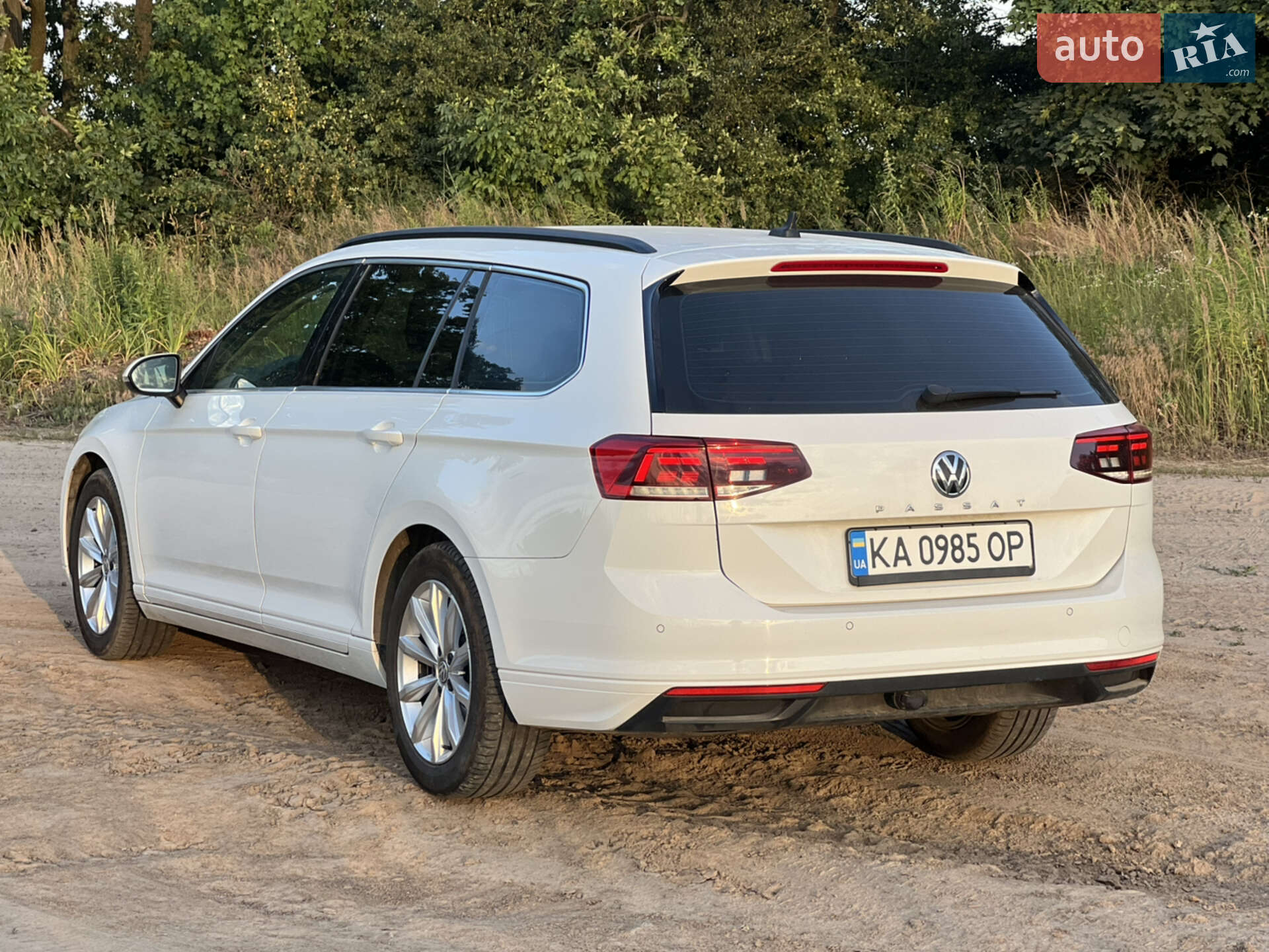 Volkswagen Passat 2019 VIN WVWZZZ3CZLE011923 фото оголошення 11 з 48