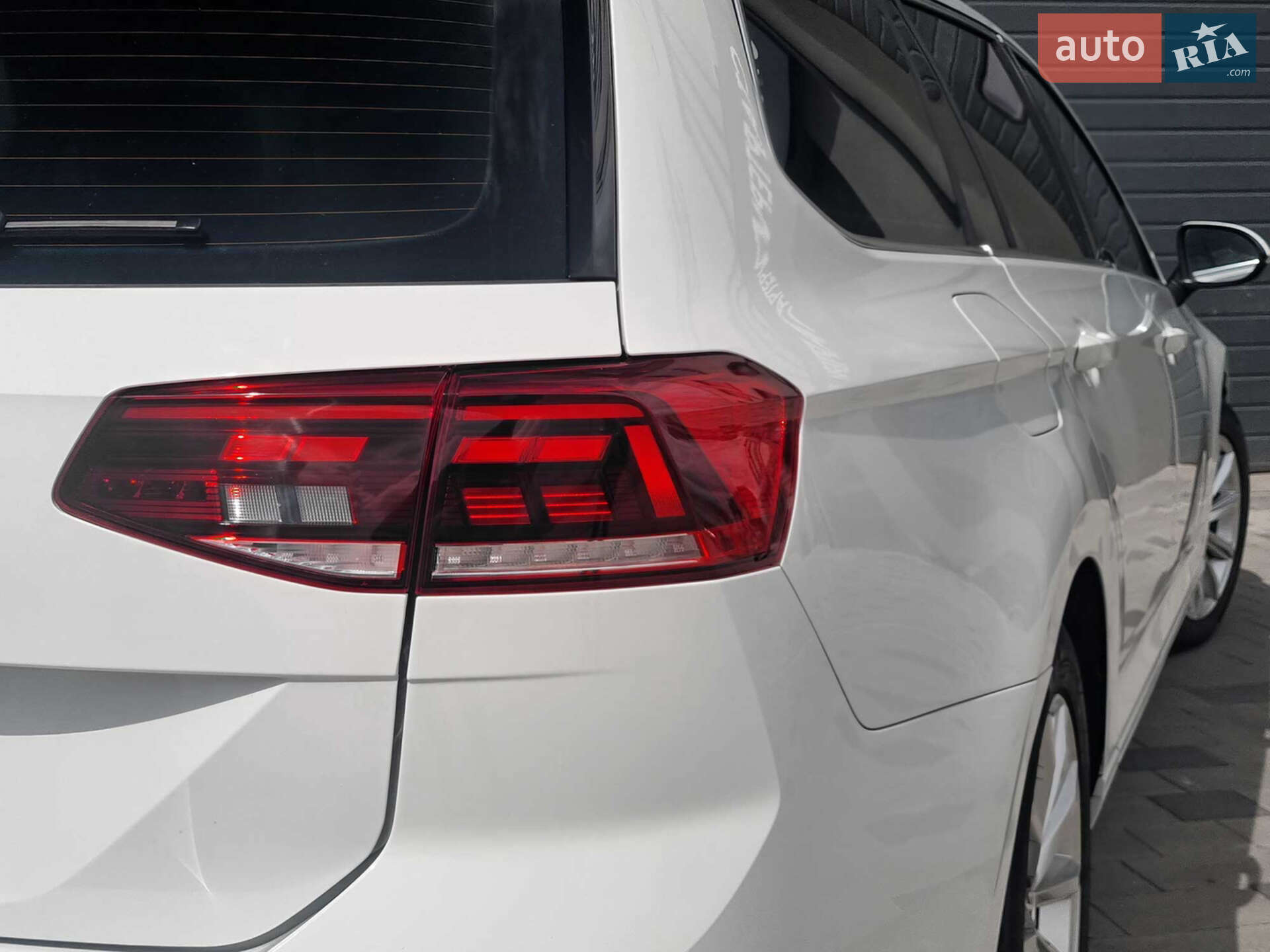 Volkswagen Passat 2019 VIN WVWZZZ3CZLE011923 фото оголошення 15 з 48