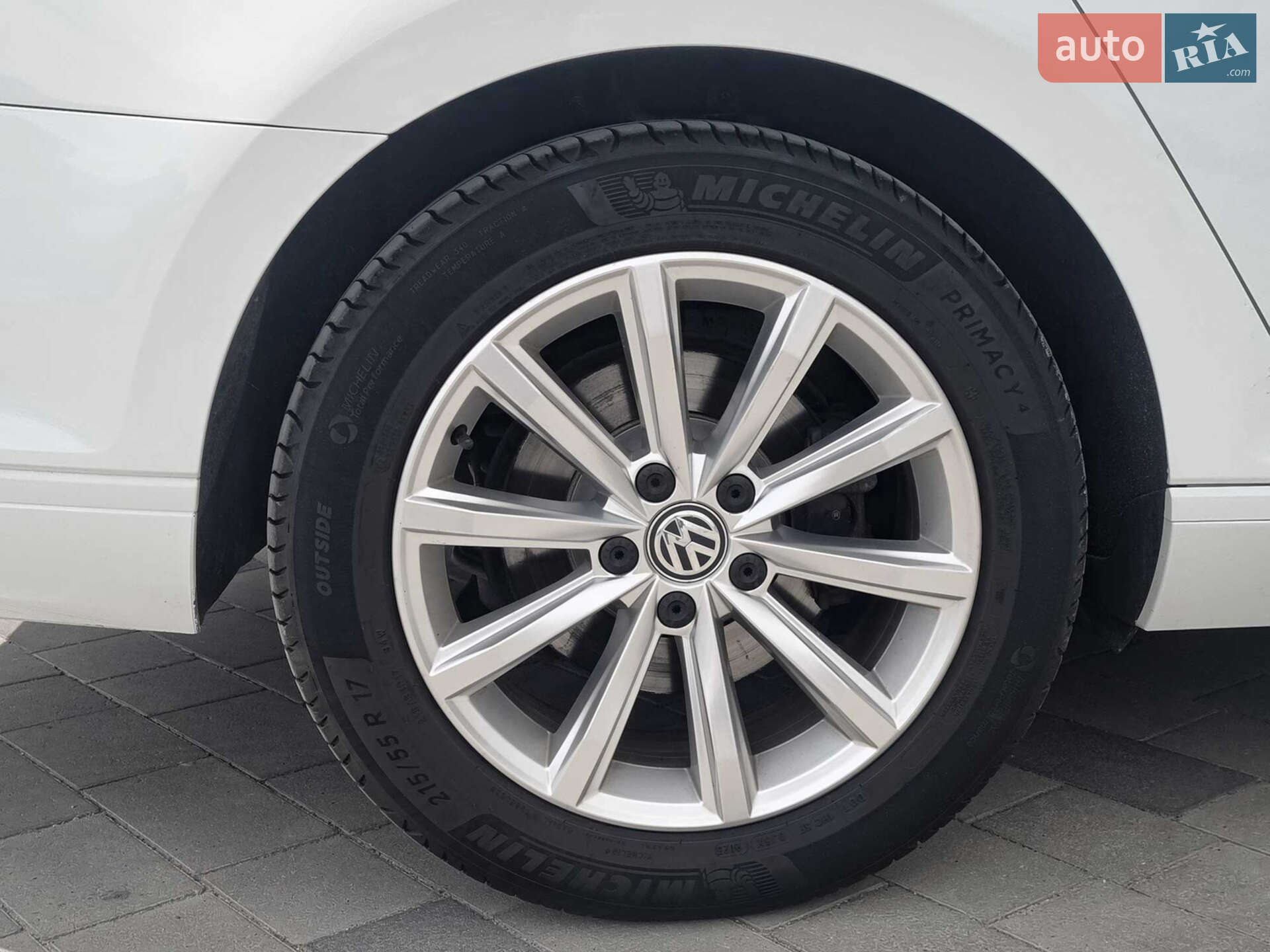 Volkswagen Passat 2019 VIN WVWZZZ3CZLE011923 фото оголошення 14 з 48