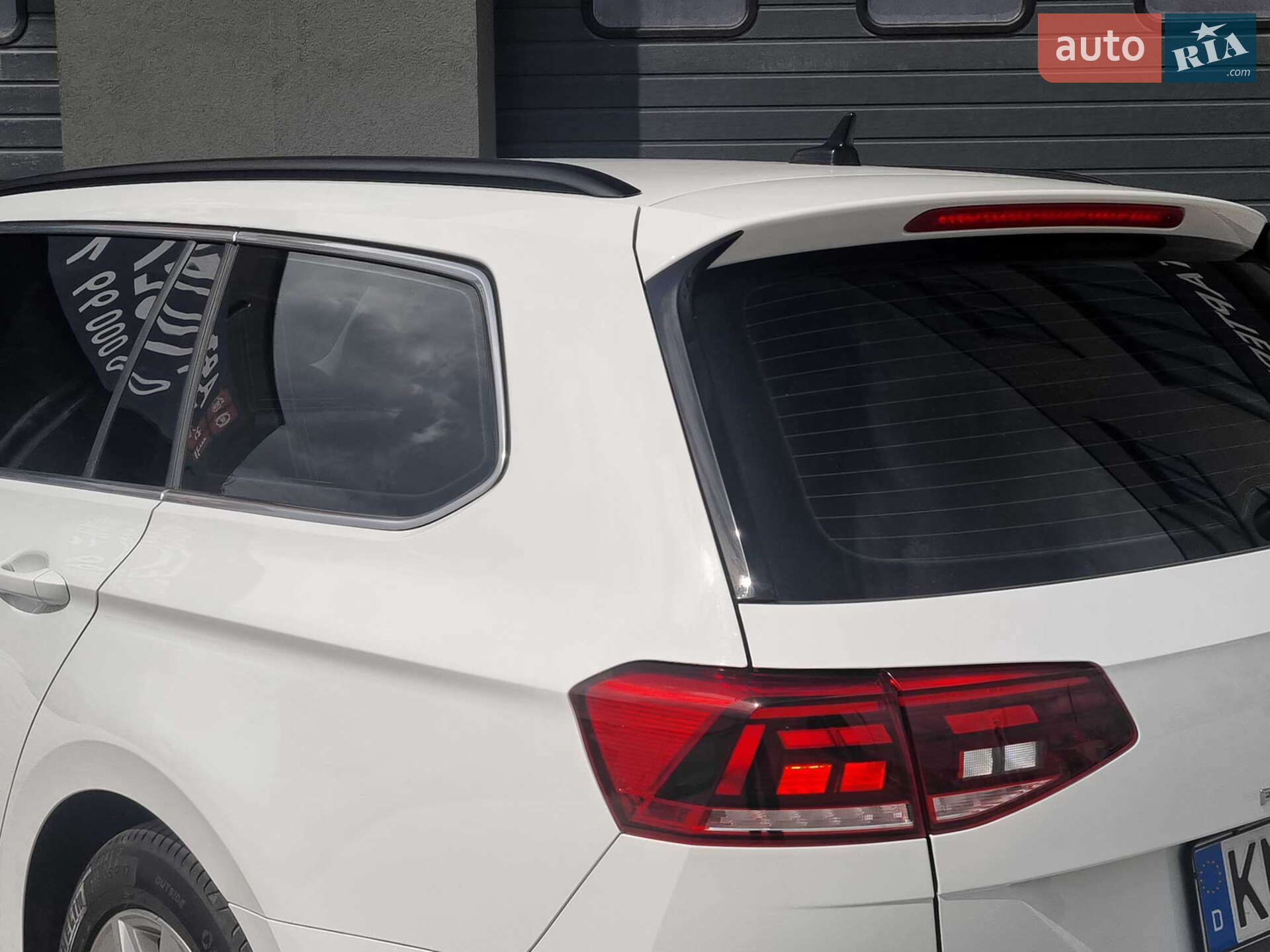 Volkswagen Passat 2019 VIN WVWZZZ3CZLE011923 фото оголошення 17 з 48