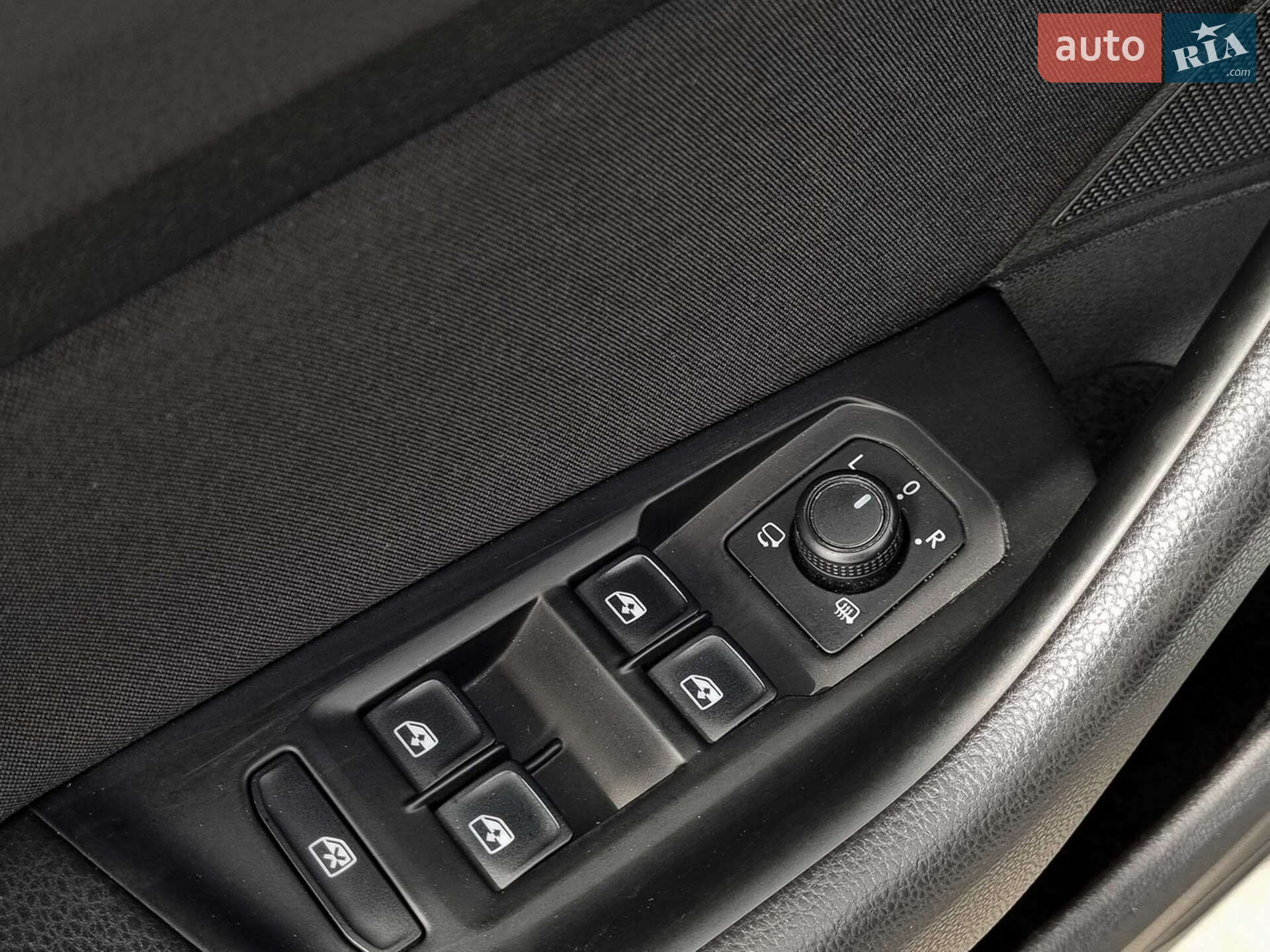 Volkswagen Passat 2019 VIN WVWZZZ3CZLE011923 фото оголошення 22 з 48