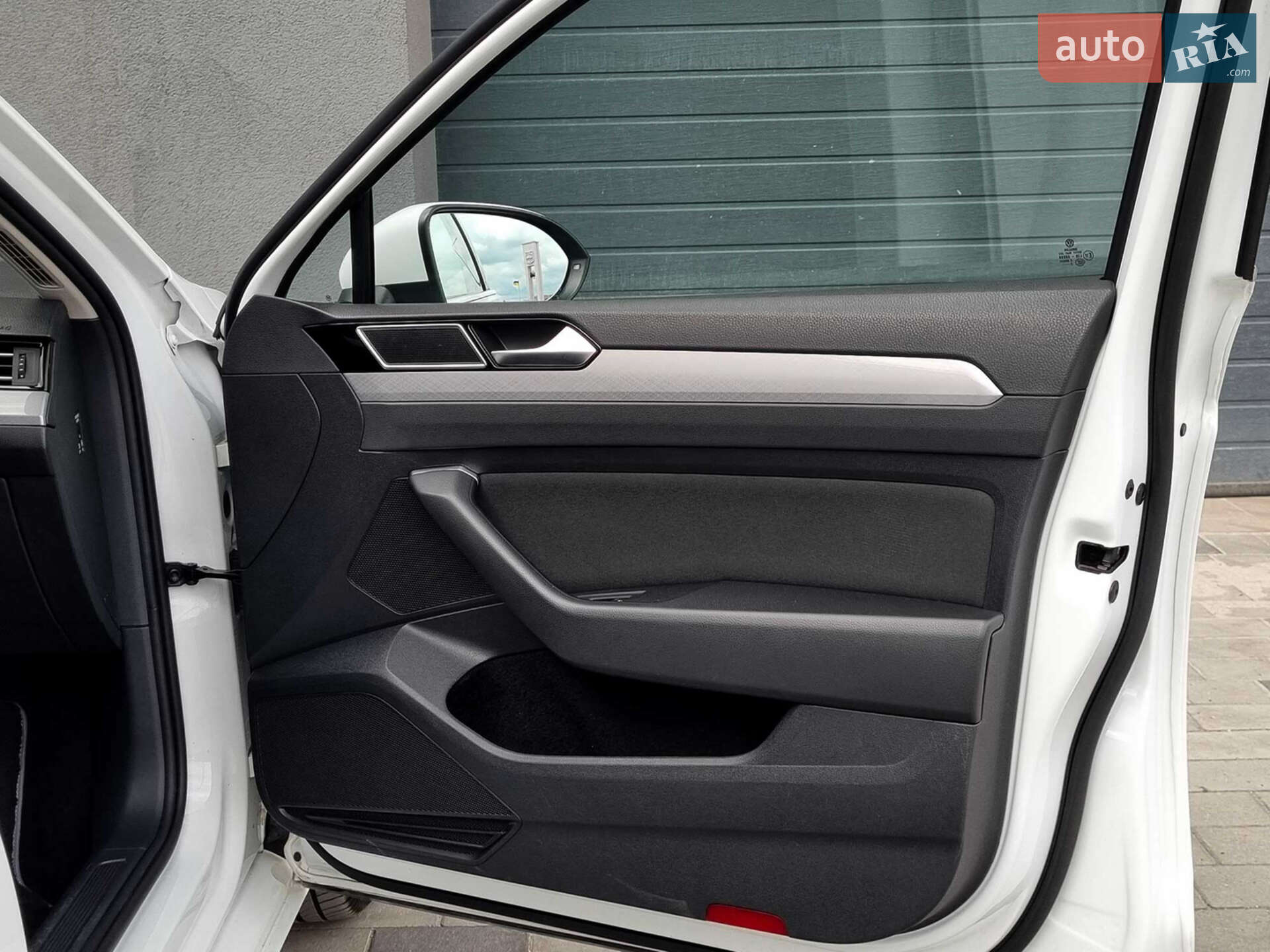 Volkswagen Passat 2019 VIN WVWZZZ3CZLE011923 фото оголошення 26 з 48