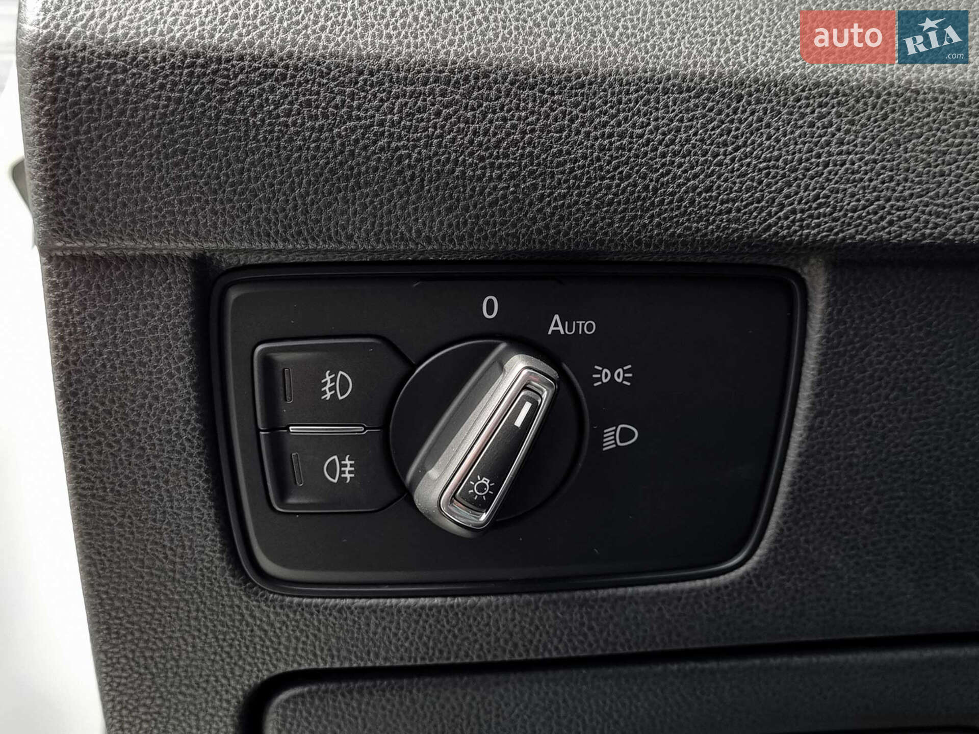 Volkswagen Passat 2019 VIN WVWZZZ3CZLE011923 фото оголошення 23 з 48