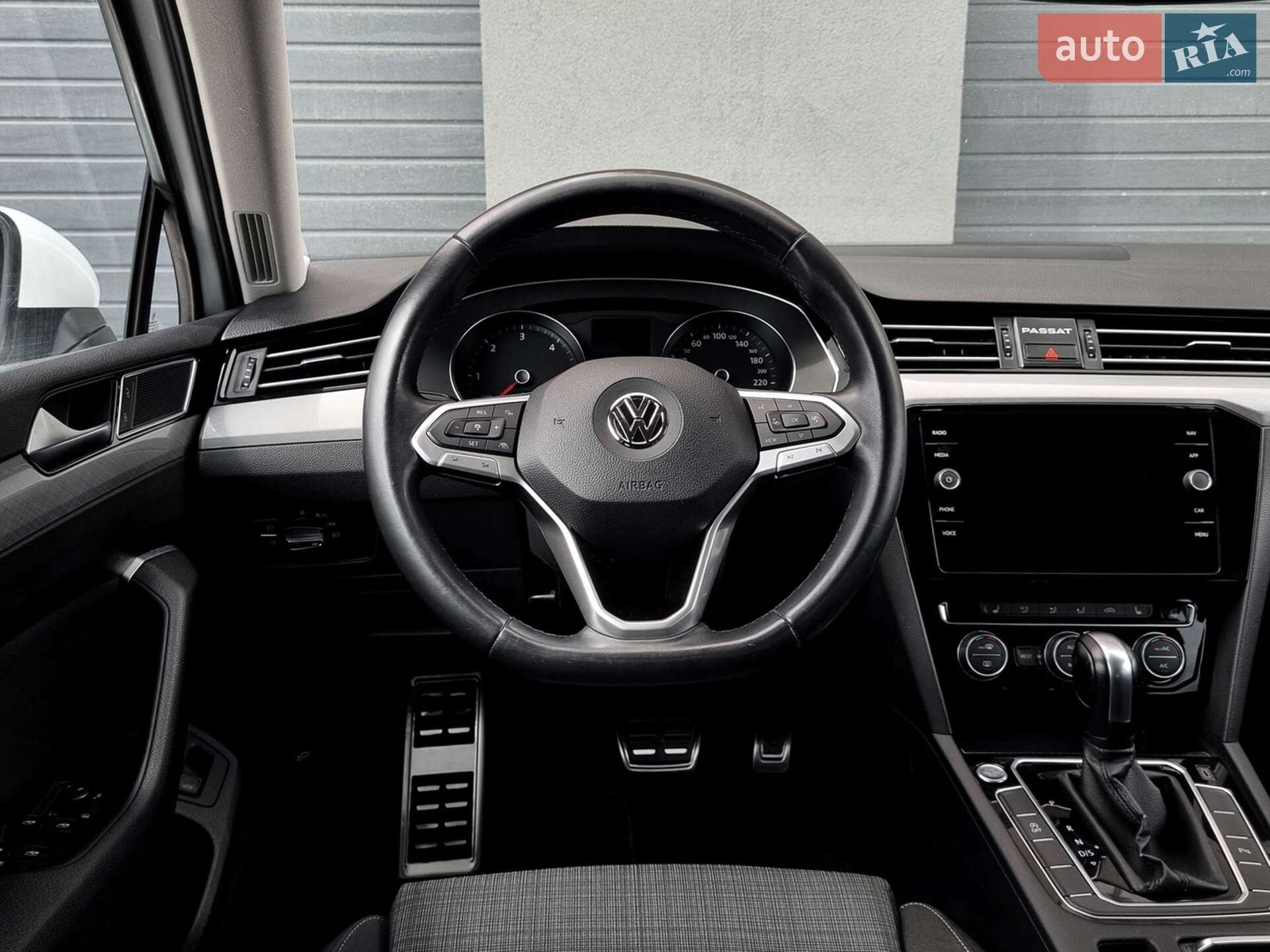 Volkswagen Passat 2019 VIN WVWZZZ3CZLE011923 фото оголошення 33 з 48