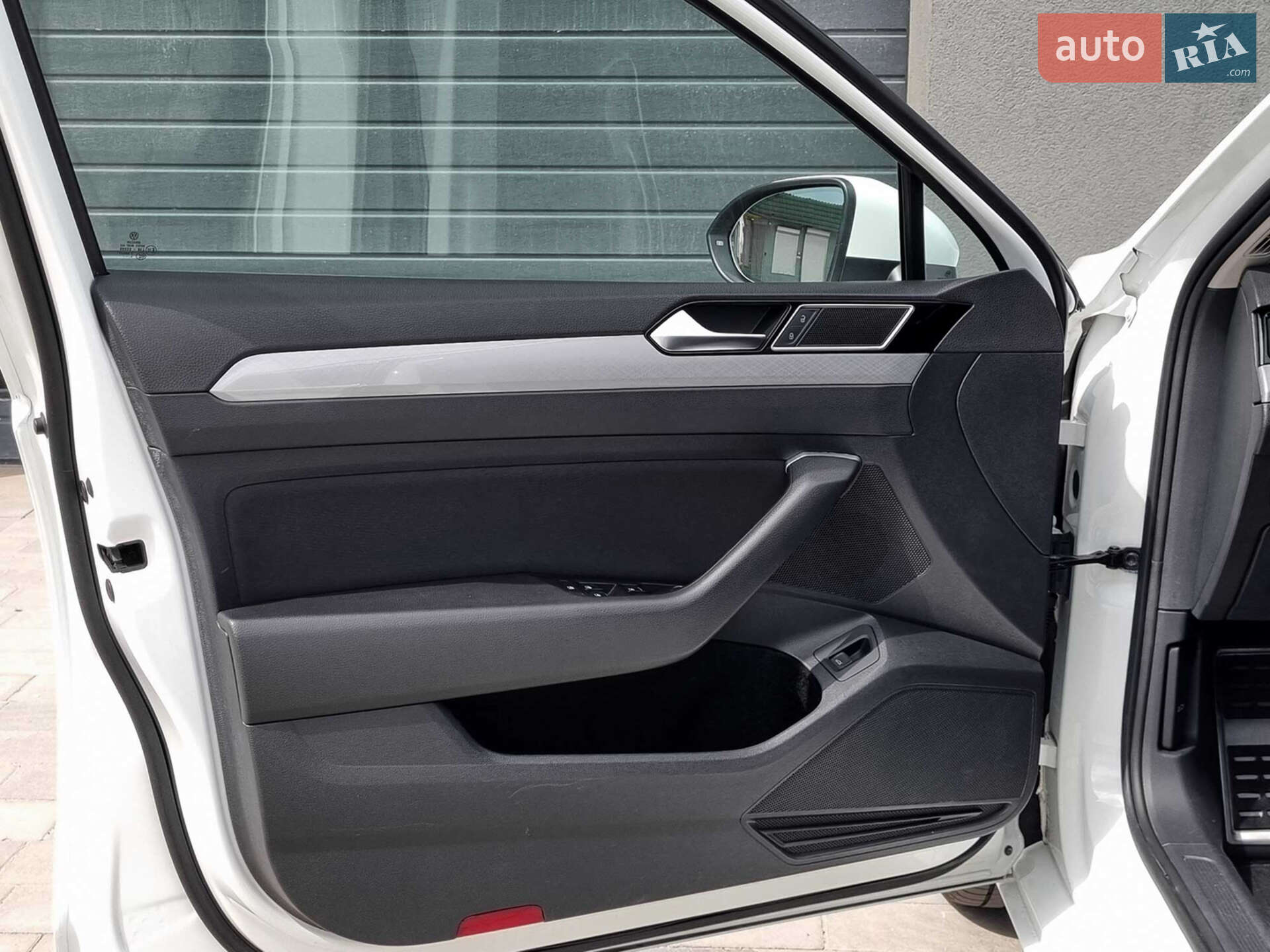Volkswagen Passat 2019 VIN WVWZZZ3CZLE011923 фото оголошення 41 з 48