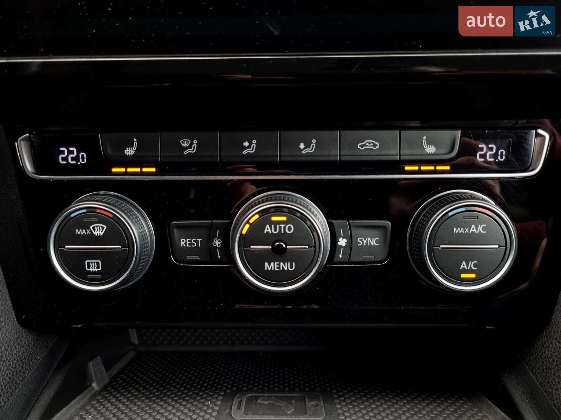 Volkswagen Passat 2019 VIN WVWZZZ3CZLE011923 фото оголошення 44 з 48
