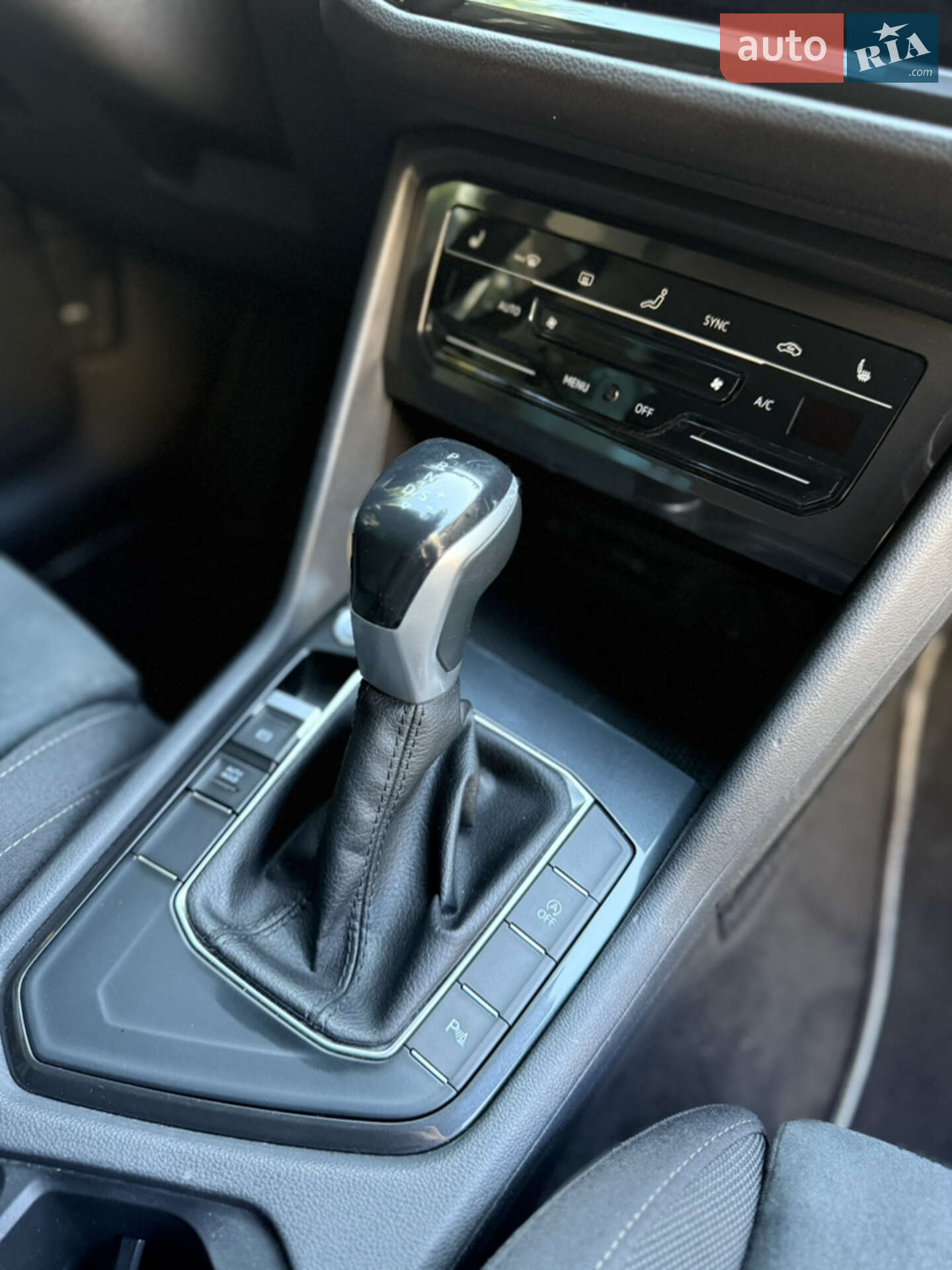 Volkswagen Tiguan 2022 VIN WVGZZZ5NZNW061208 фото оголошення 16 з 25