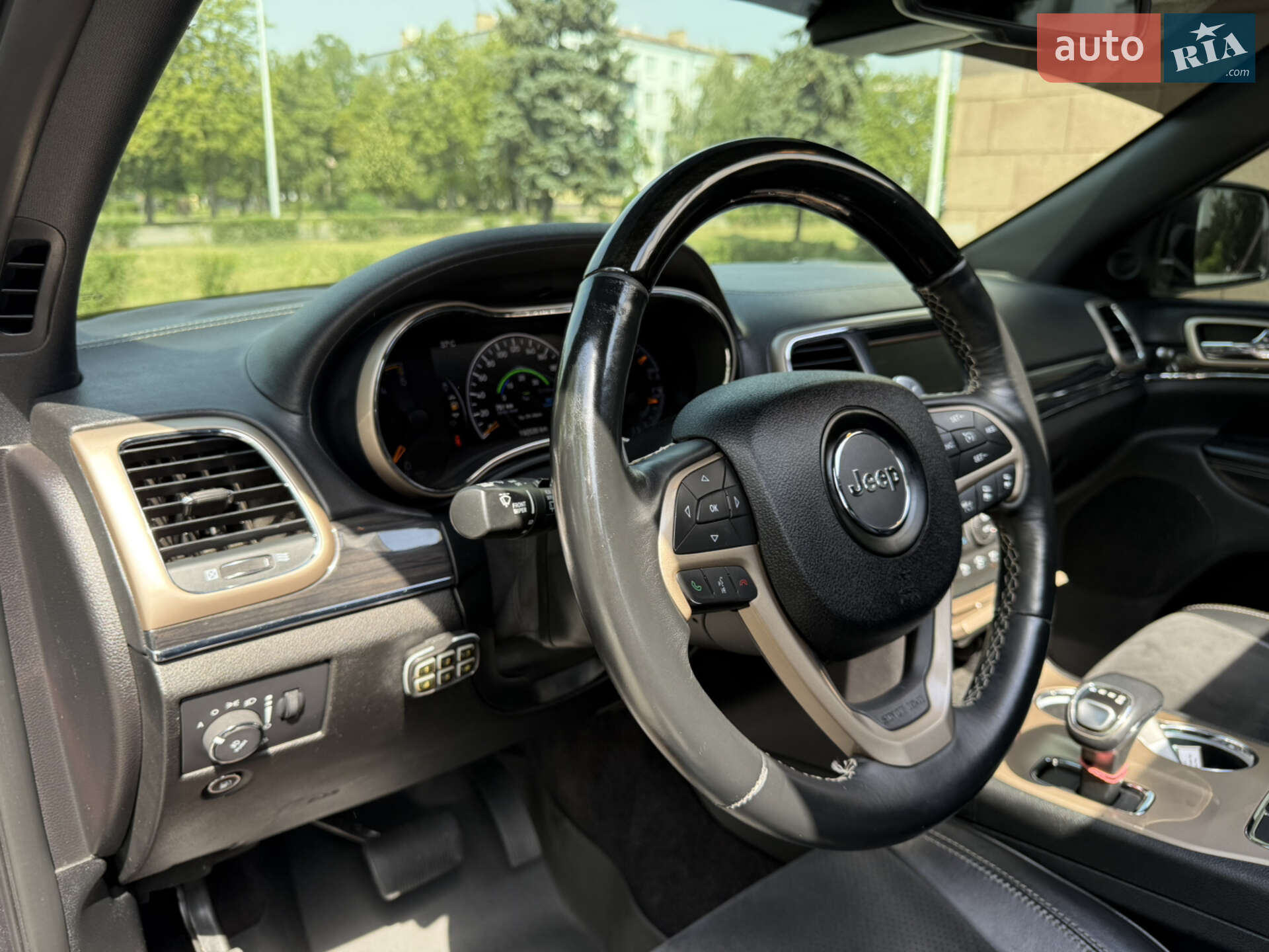 Jeep Grand Cherokee 2015 VIN 1C4RJFCM6FC213855 фото оголошення 4 з 11