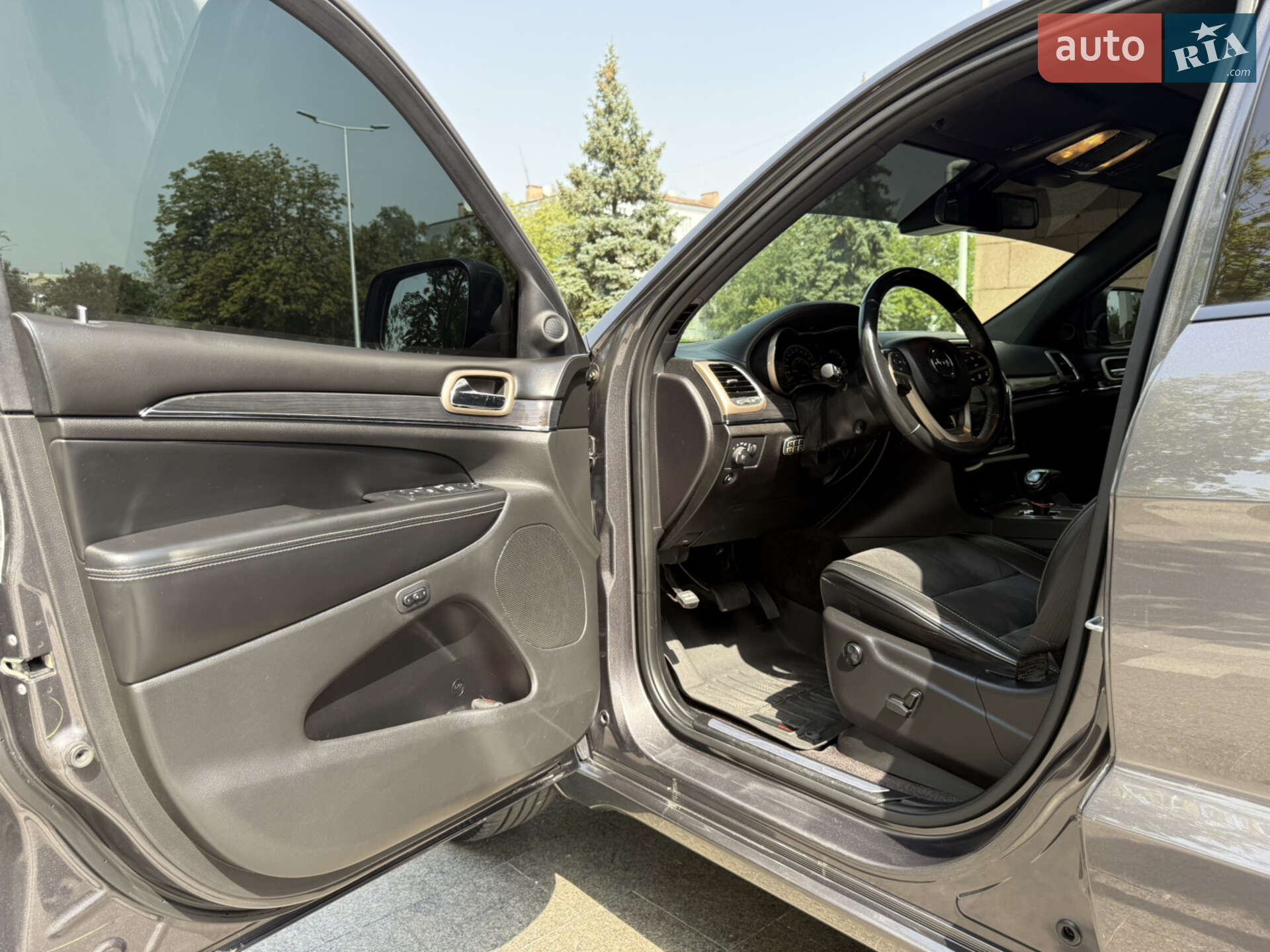 Jeep Grand Cherokee 2015 VIN 1C4RJFCM6FC213855 фото оголошення 5 з 11