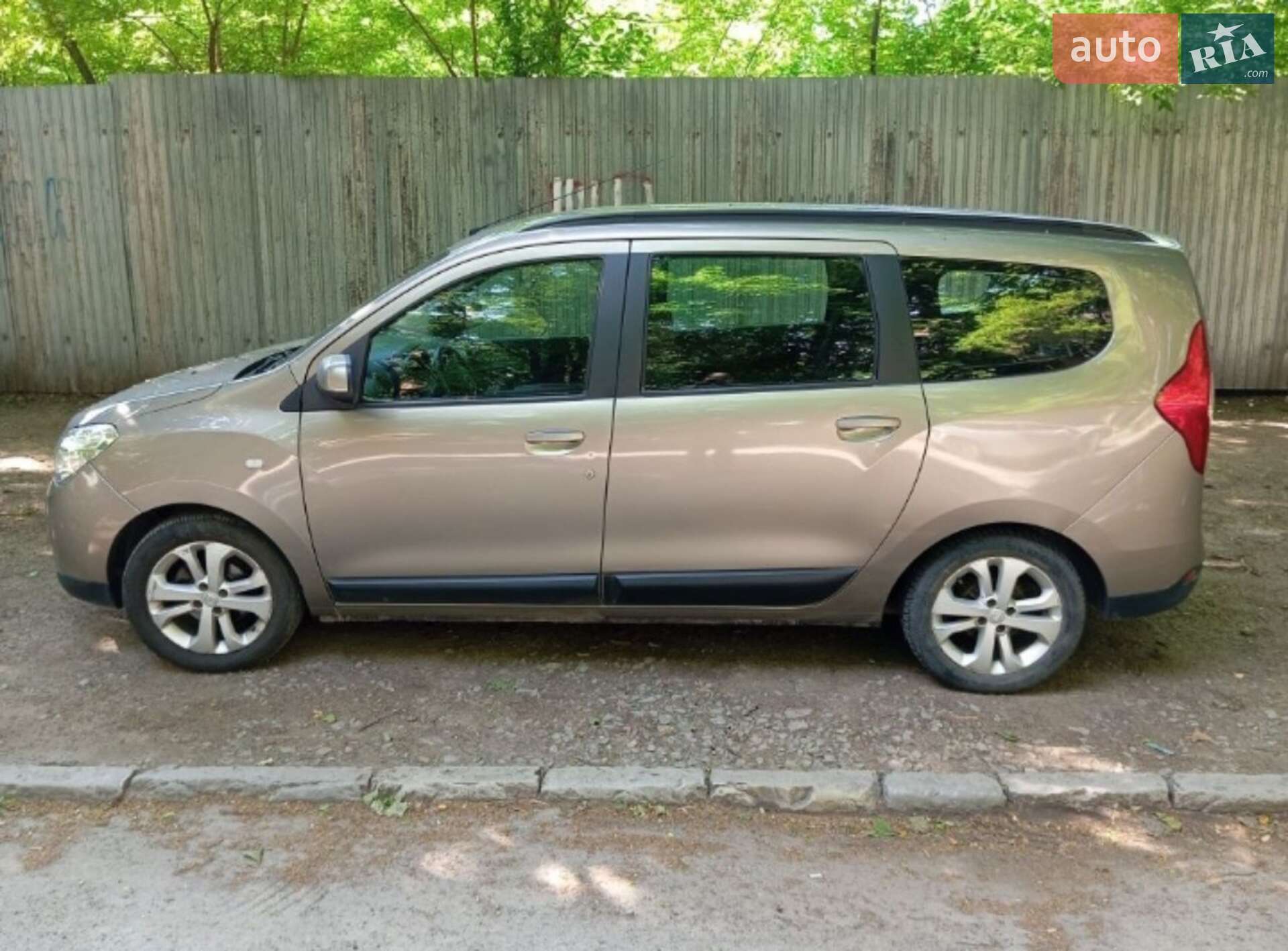 Dacia Lodgy 2014 VIN UU1JSDH3551359703 фото оголошення 2 з 7