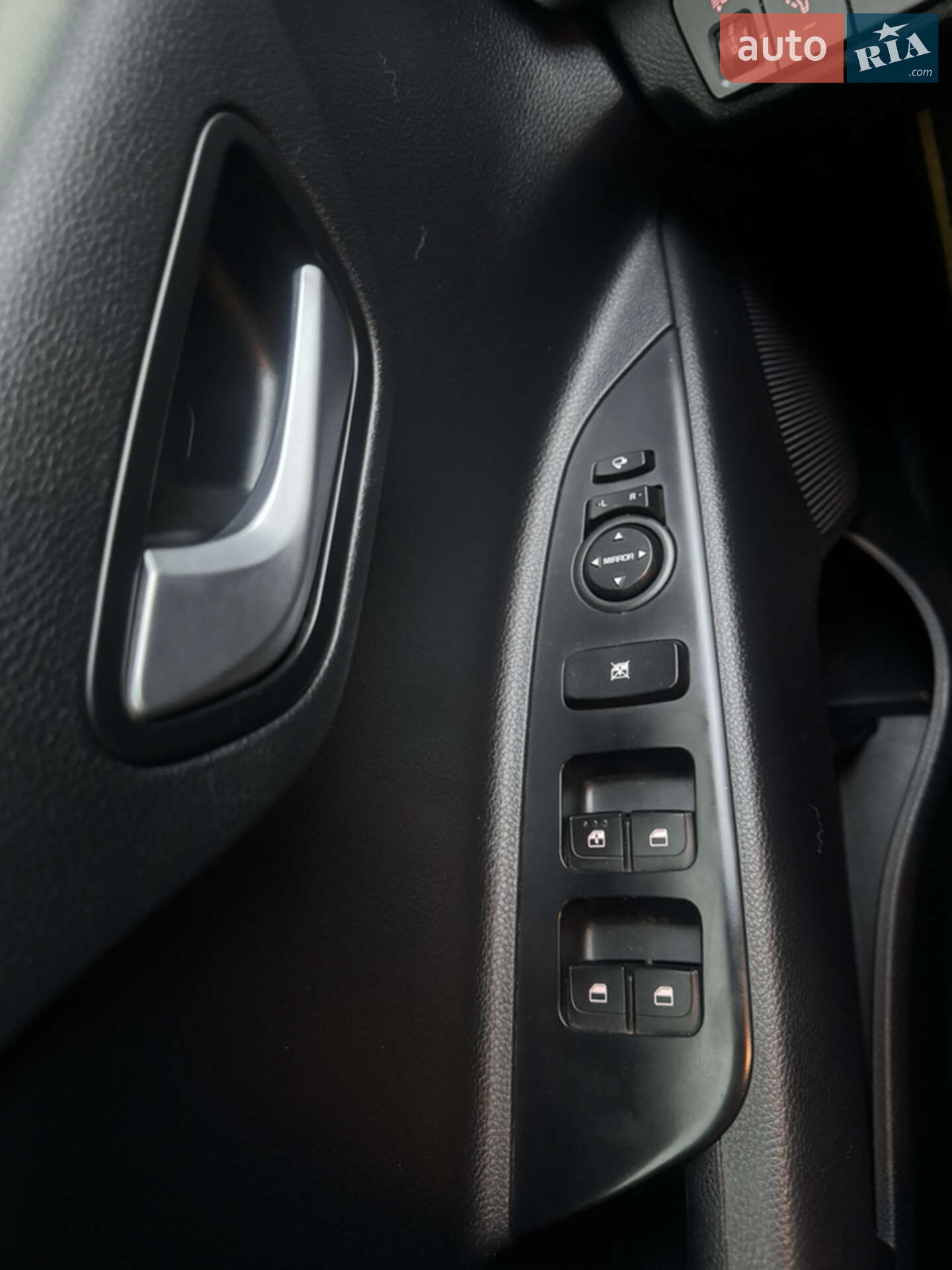 Kia Stonic 2018 VIN KNAD6814AJ6146383 фото оголошення 7 з 11
