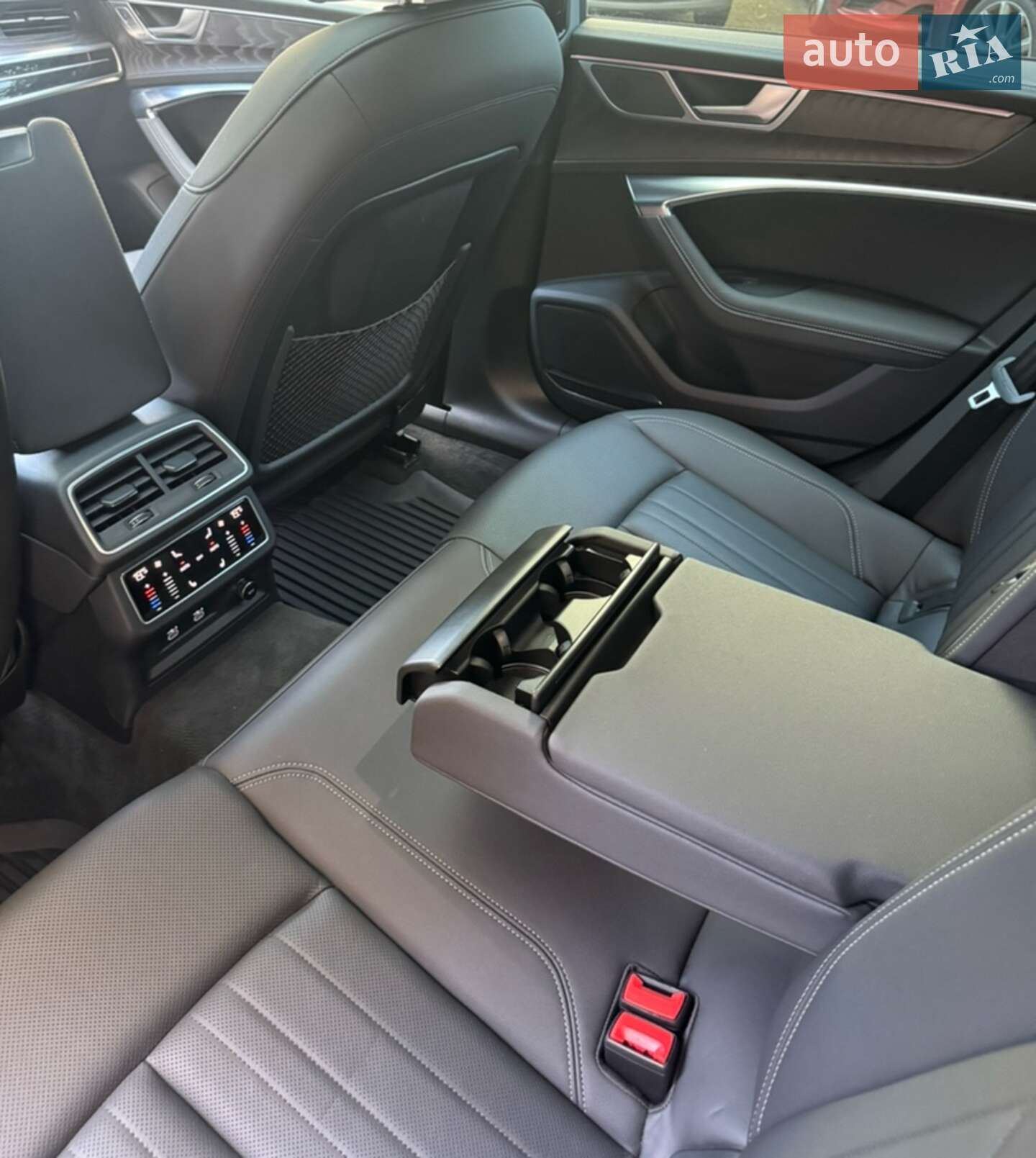 Audi A7 Sportback 2020 VIN WAUV2AF25MN035475 фото оголошення 11 з 44
