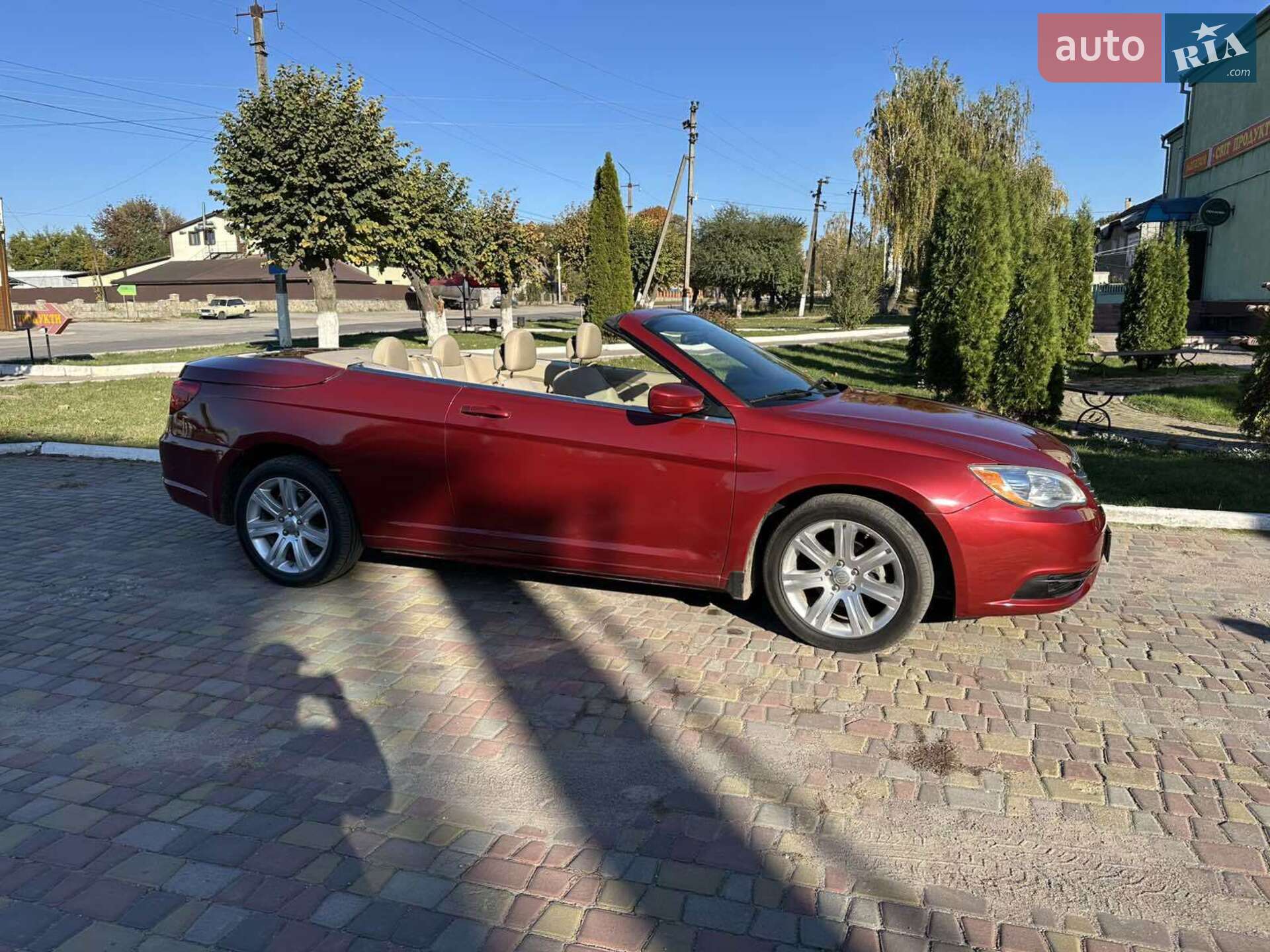 Chrysler 200 2011 VIN 1C3BCBEB5CN146640 фото оголошення 2 з 8