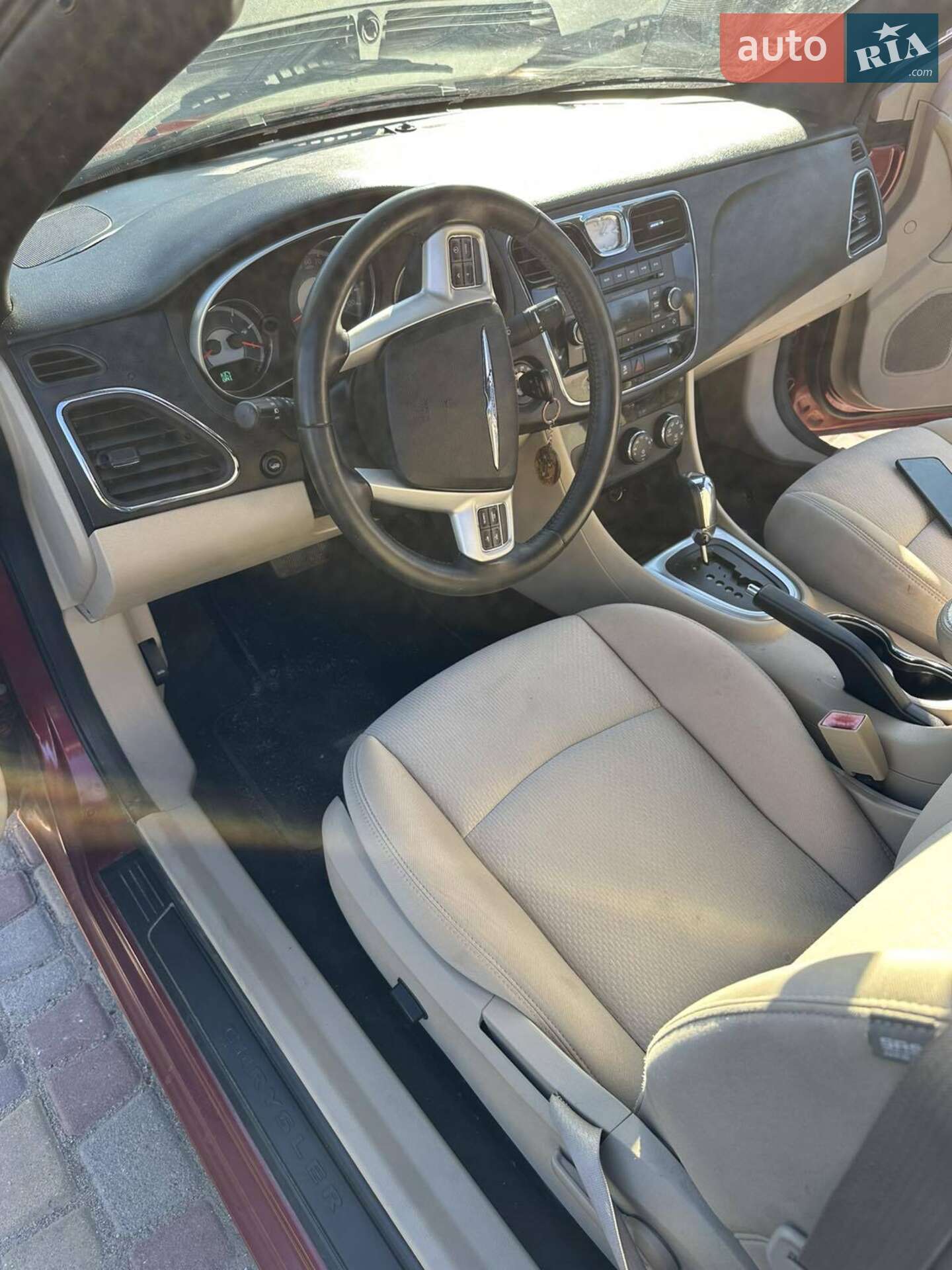 Chrysler 200 2011 VIN 1C3BCBEB5CN146640 фото оголошення 5 з 8