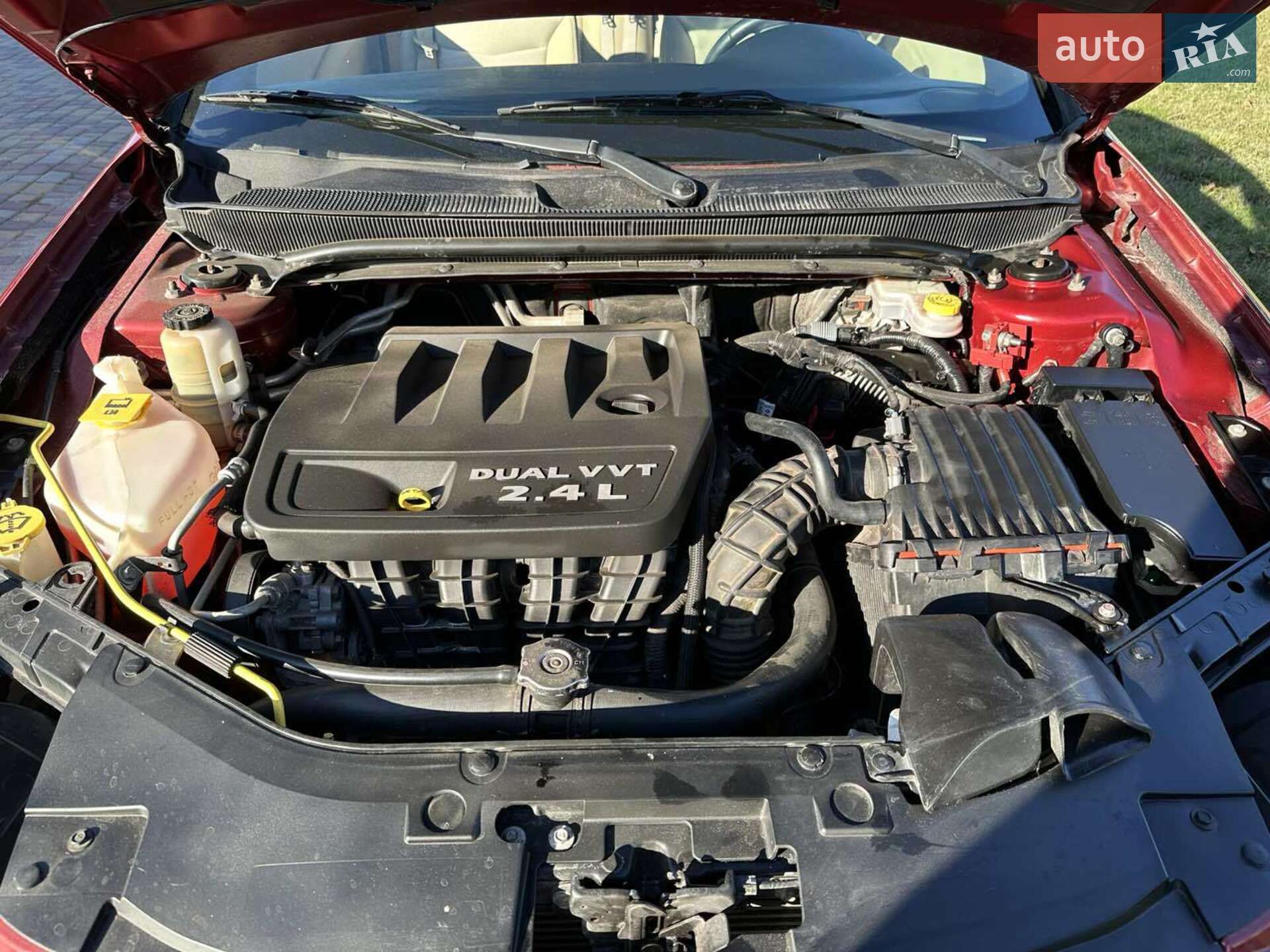 Chrysler 200 2011 VIN 1C3BCBEB5CN146640 фото оголошення 6 з 8