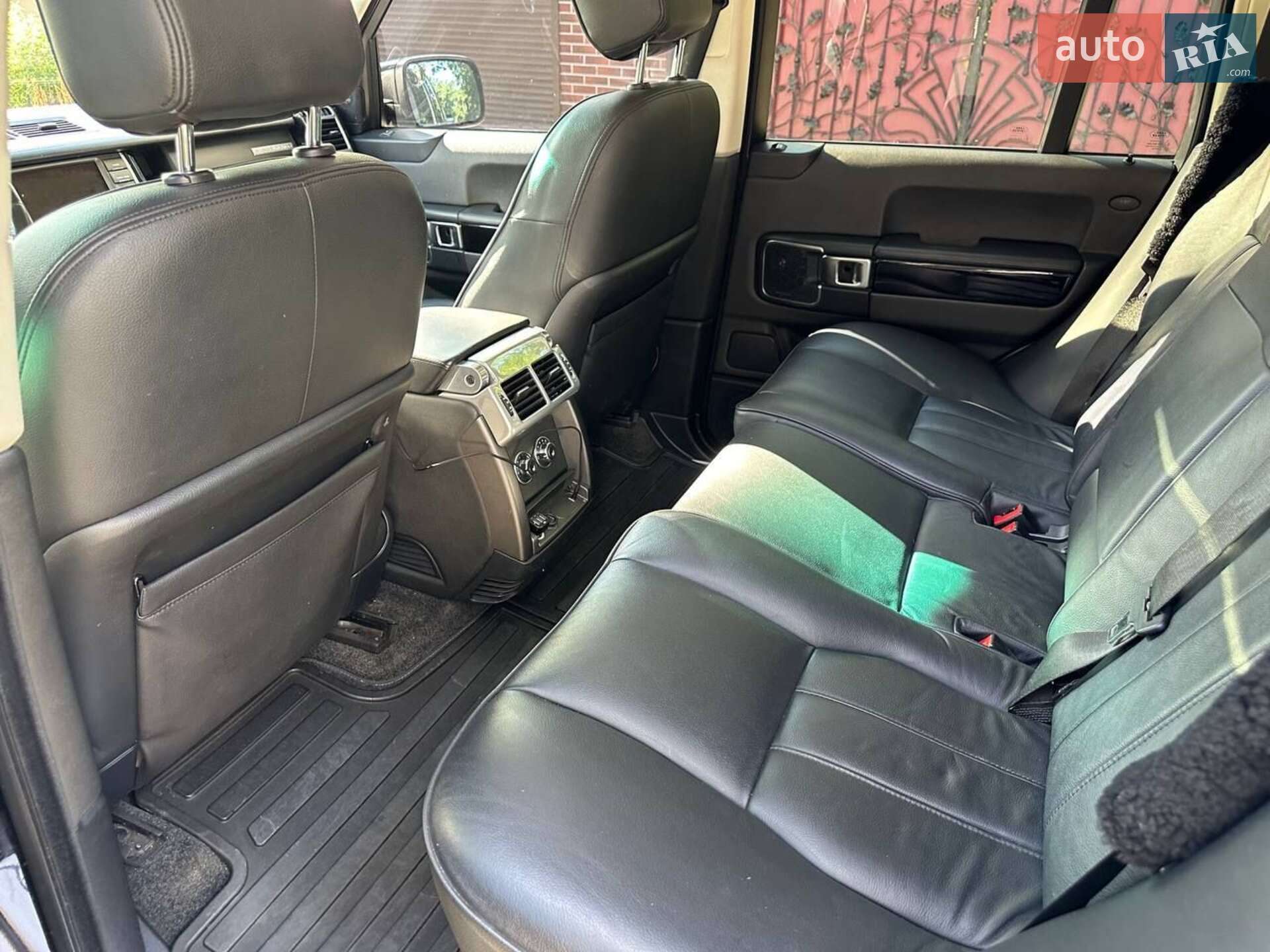 Land Rover Range Rover 2011 VIN SALME1D4XBA359528 фото оголошення 2 з 24