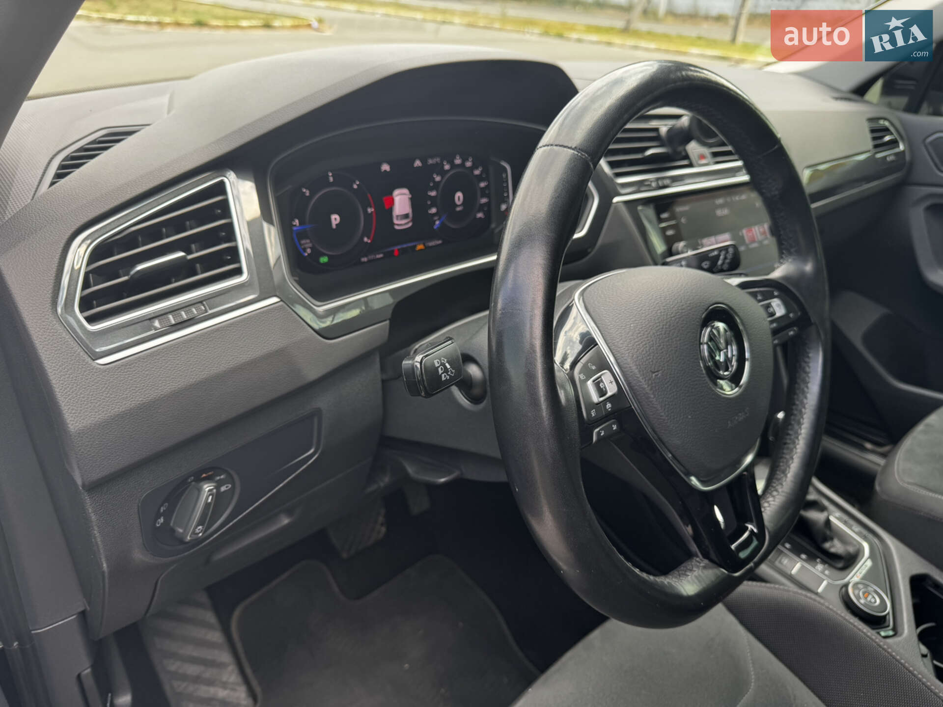 Volkswagen Tiguan 2020 VIN WVGZZZ5NZLW908839 фото оголошення 9 з 11